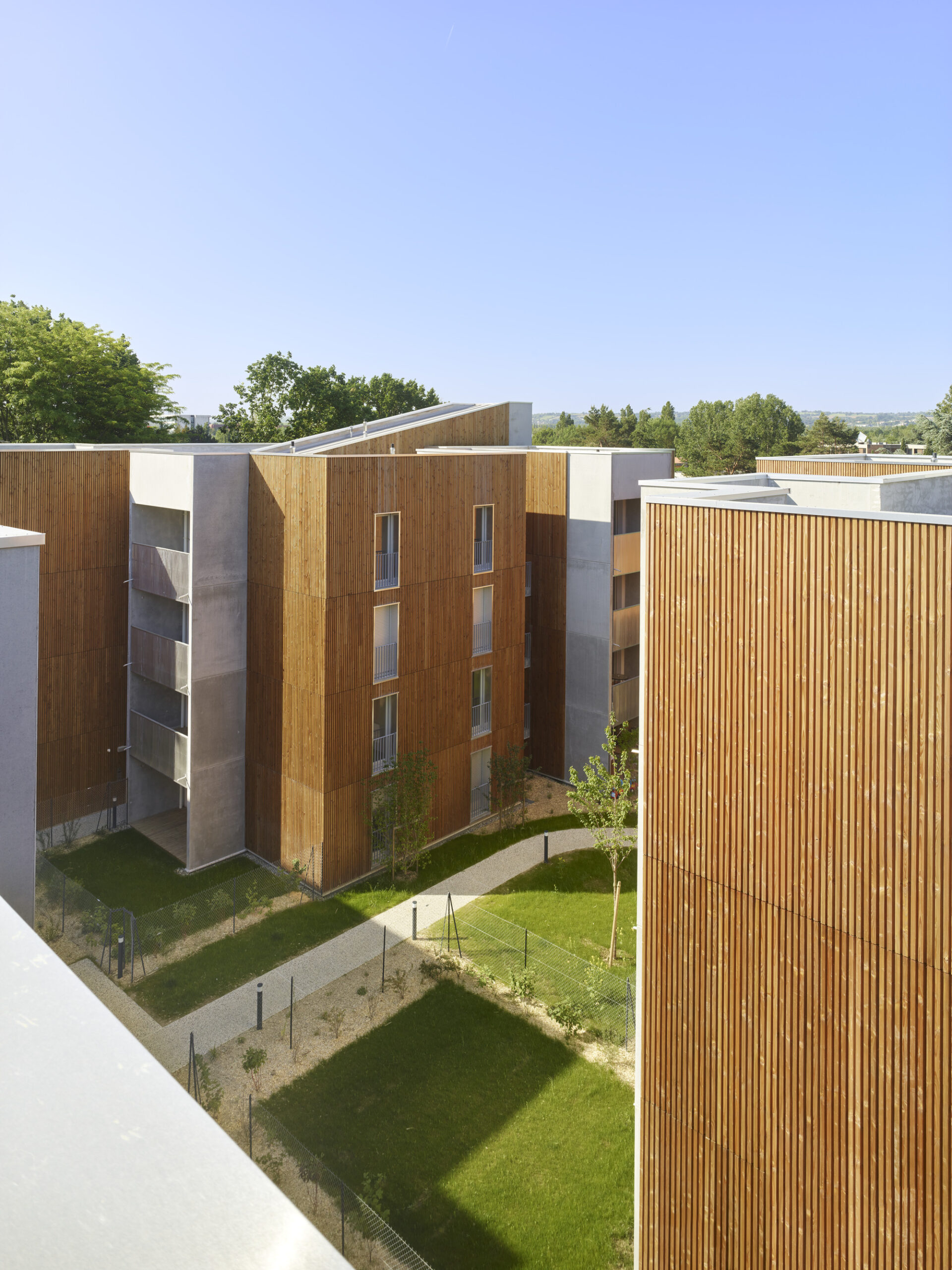 Infinity housing