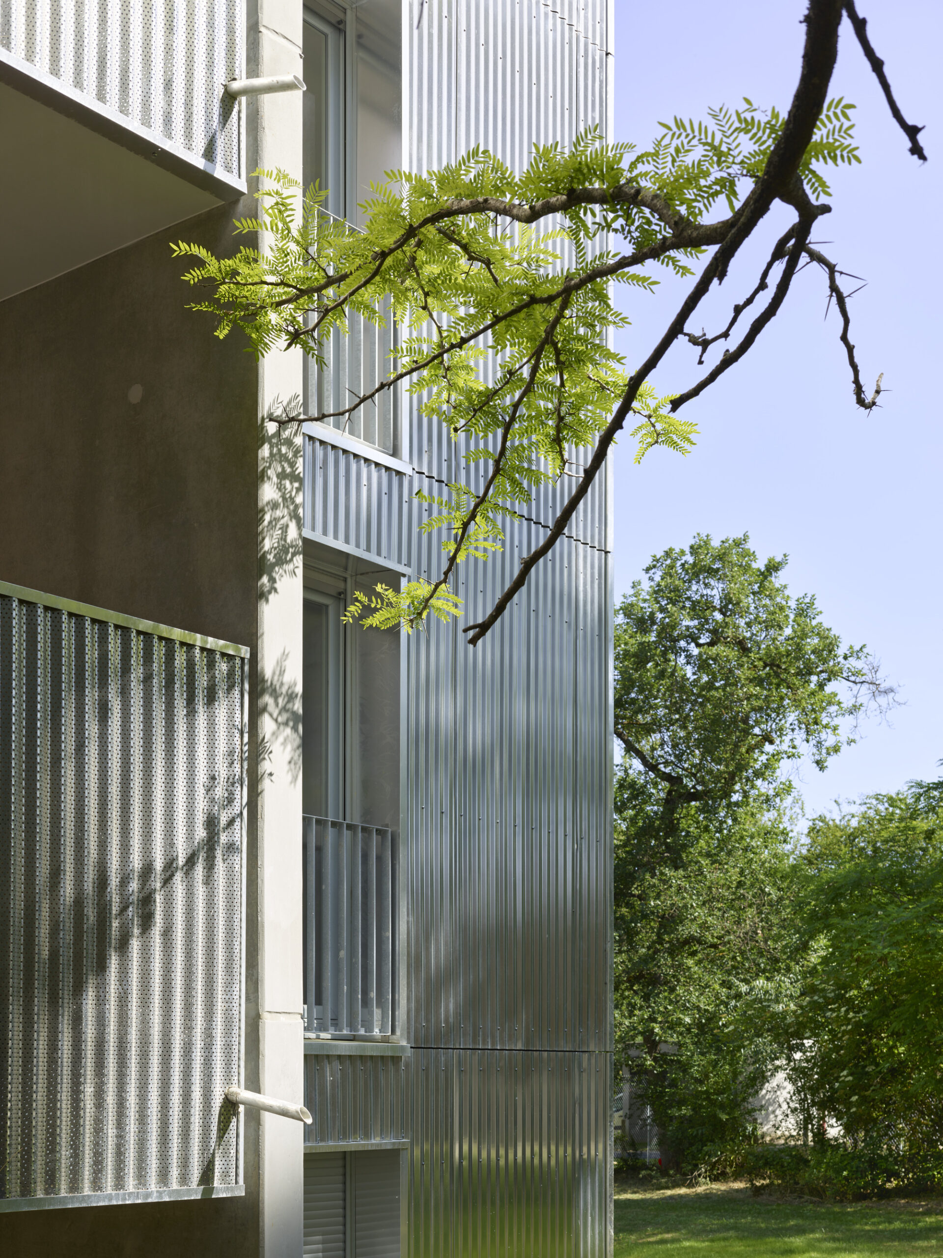 Infinity housing