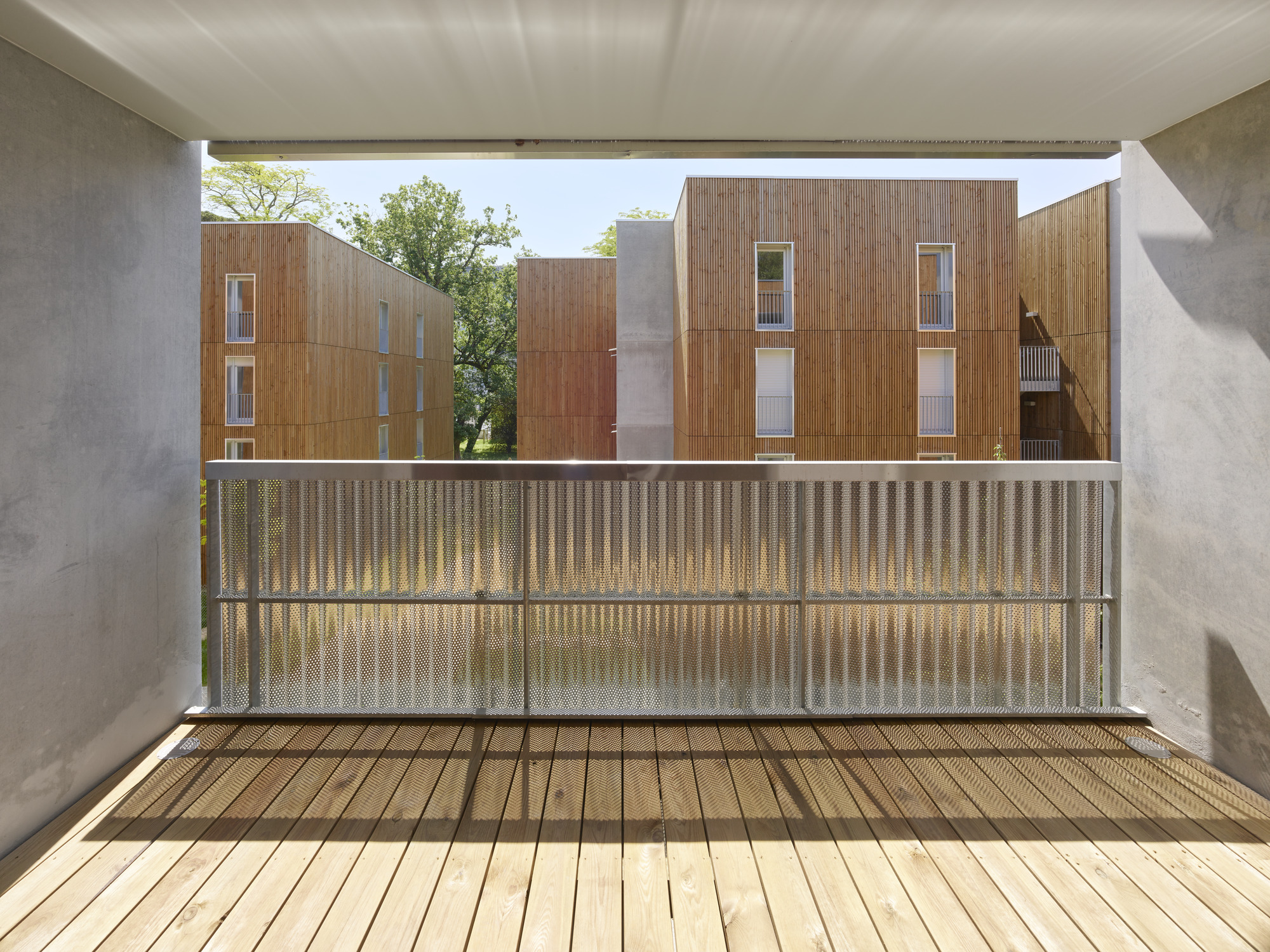 Infinity housing