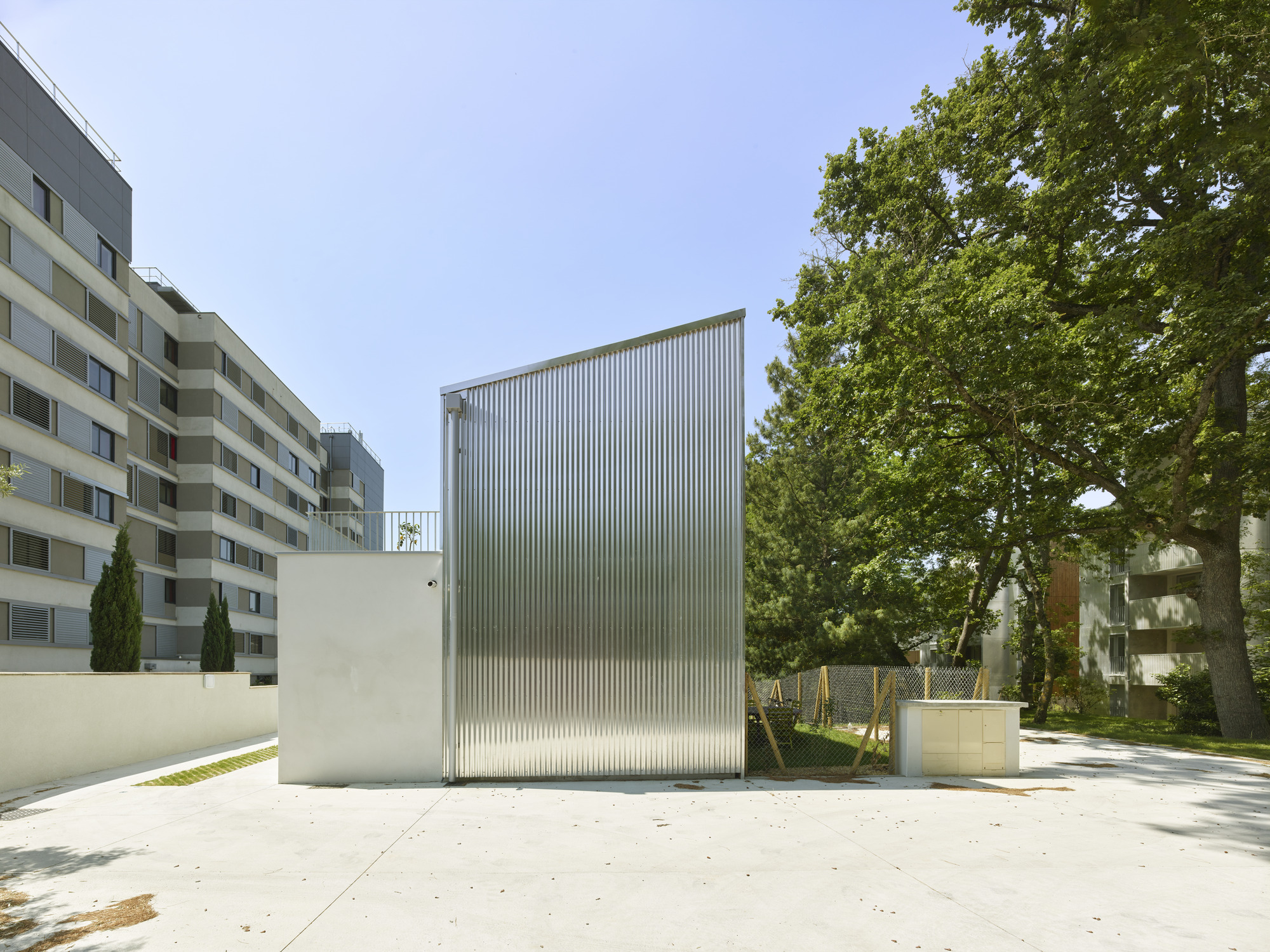 Infinity housing