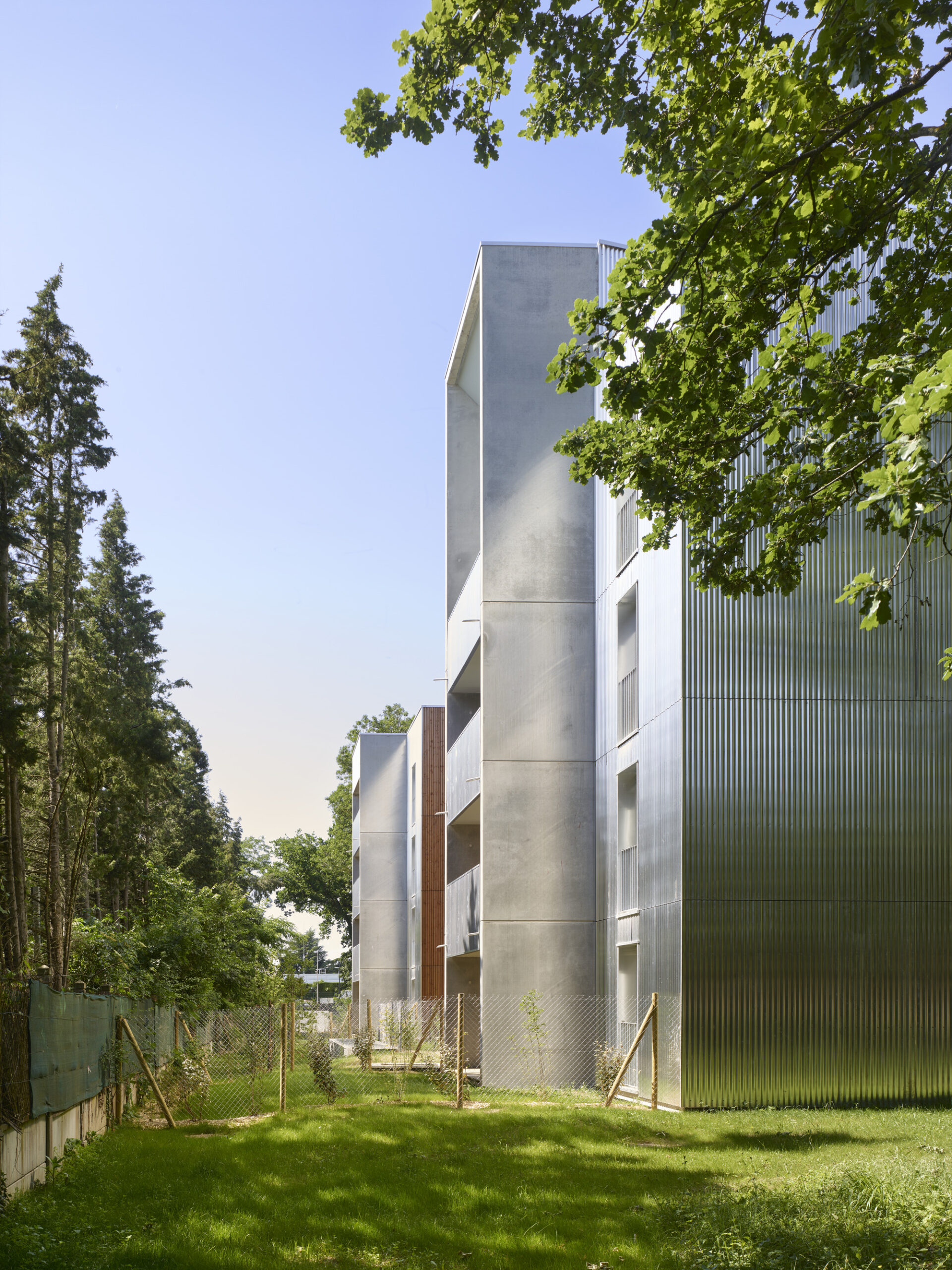 Infinity housing