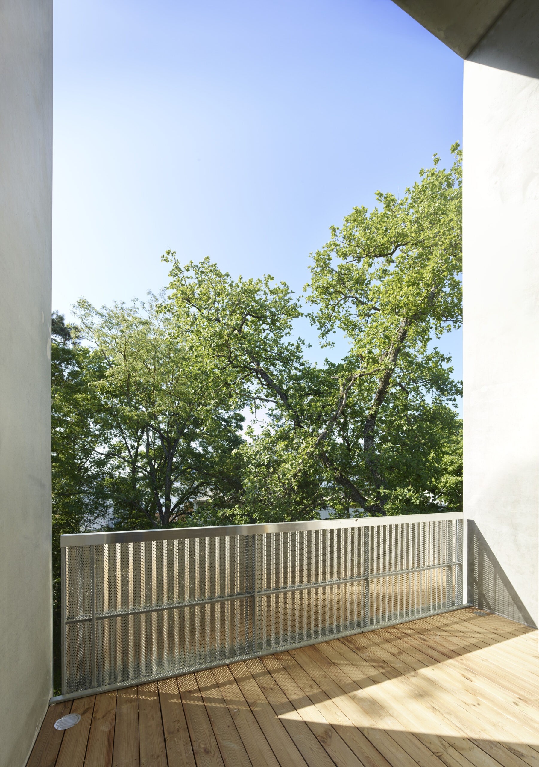 Infinity housing