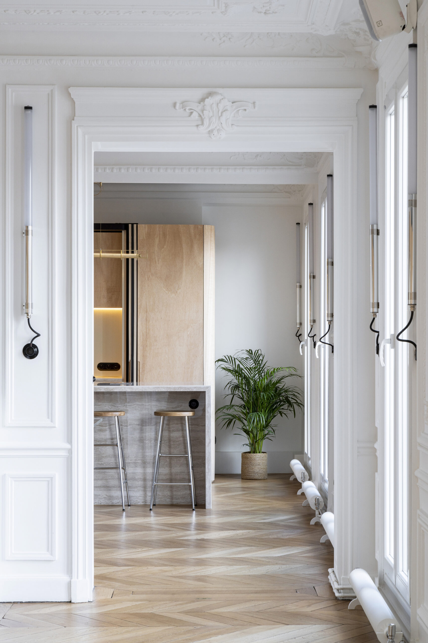 Wood Ribbon Apartment