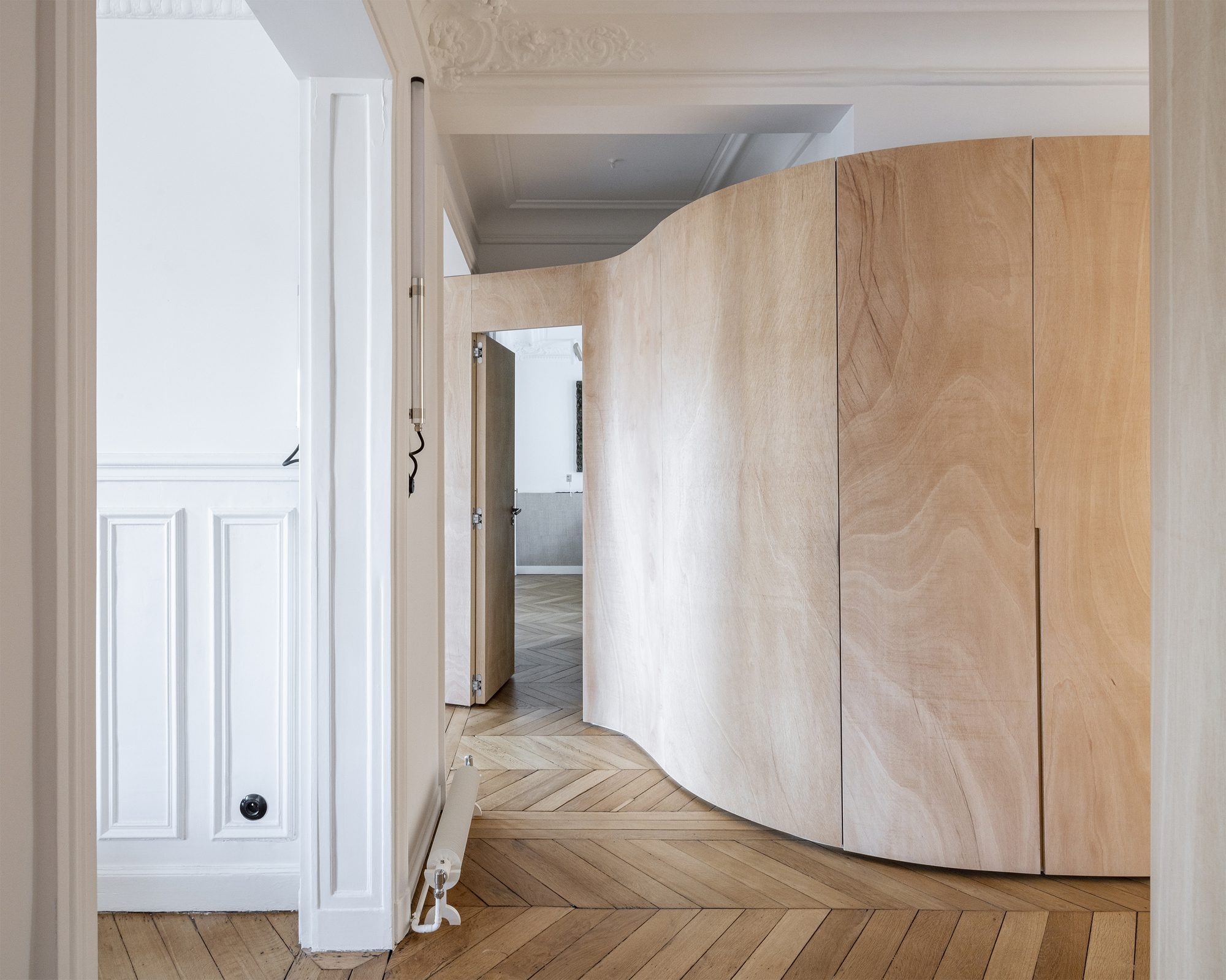 Wood Ribbon Apartment
