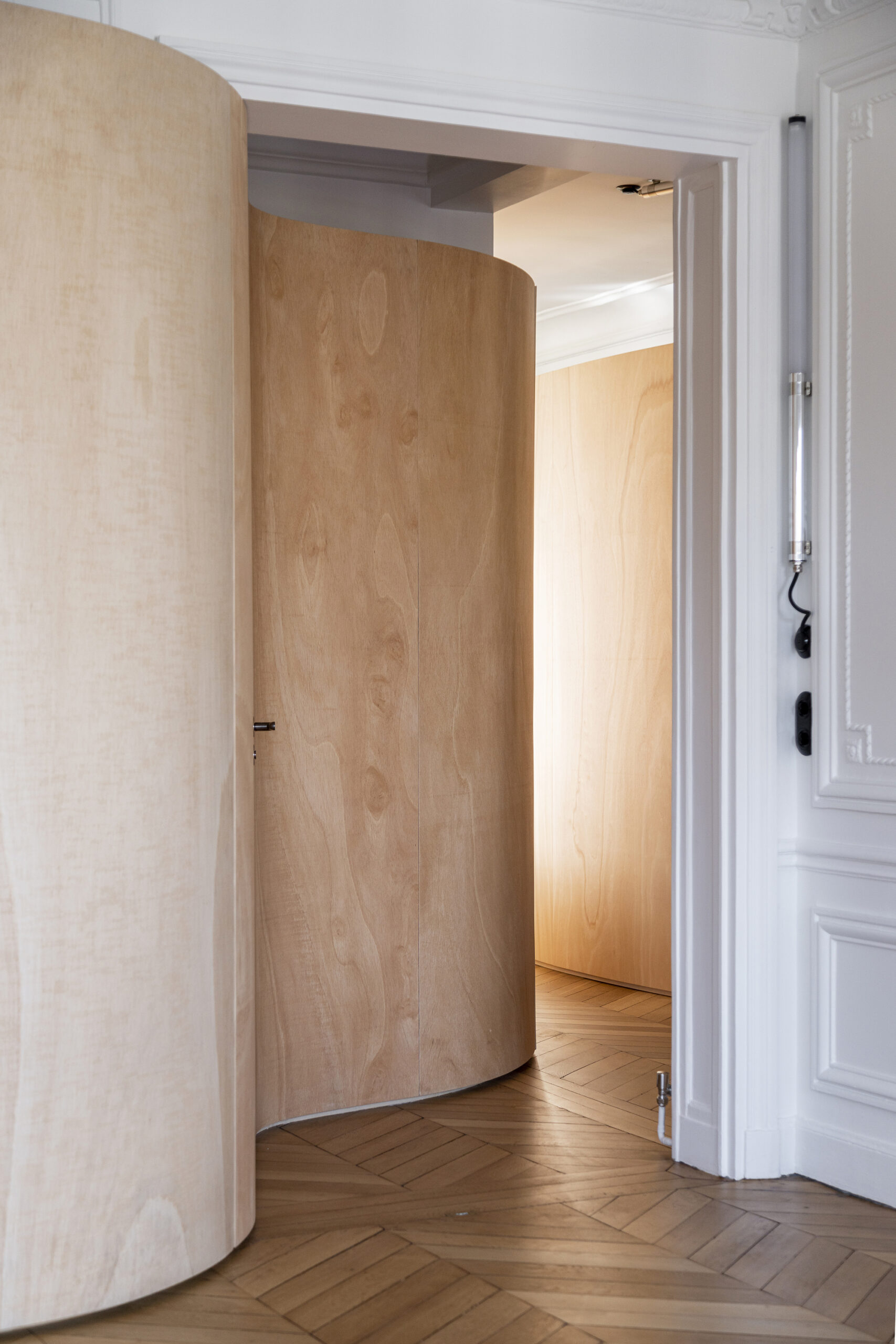Wood Ribbon Apartment