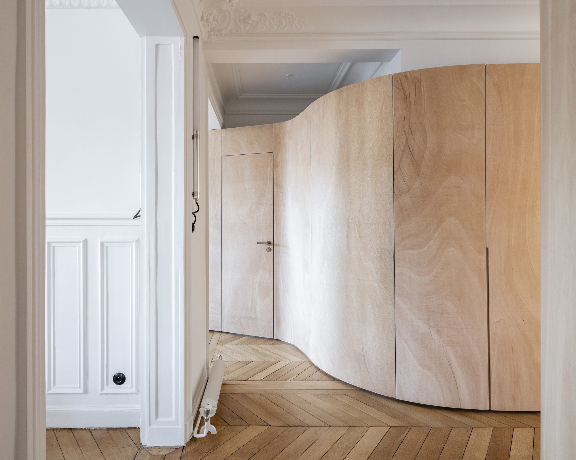 Wood Ribbon Apartment