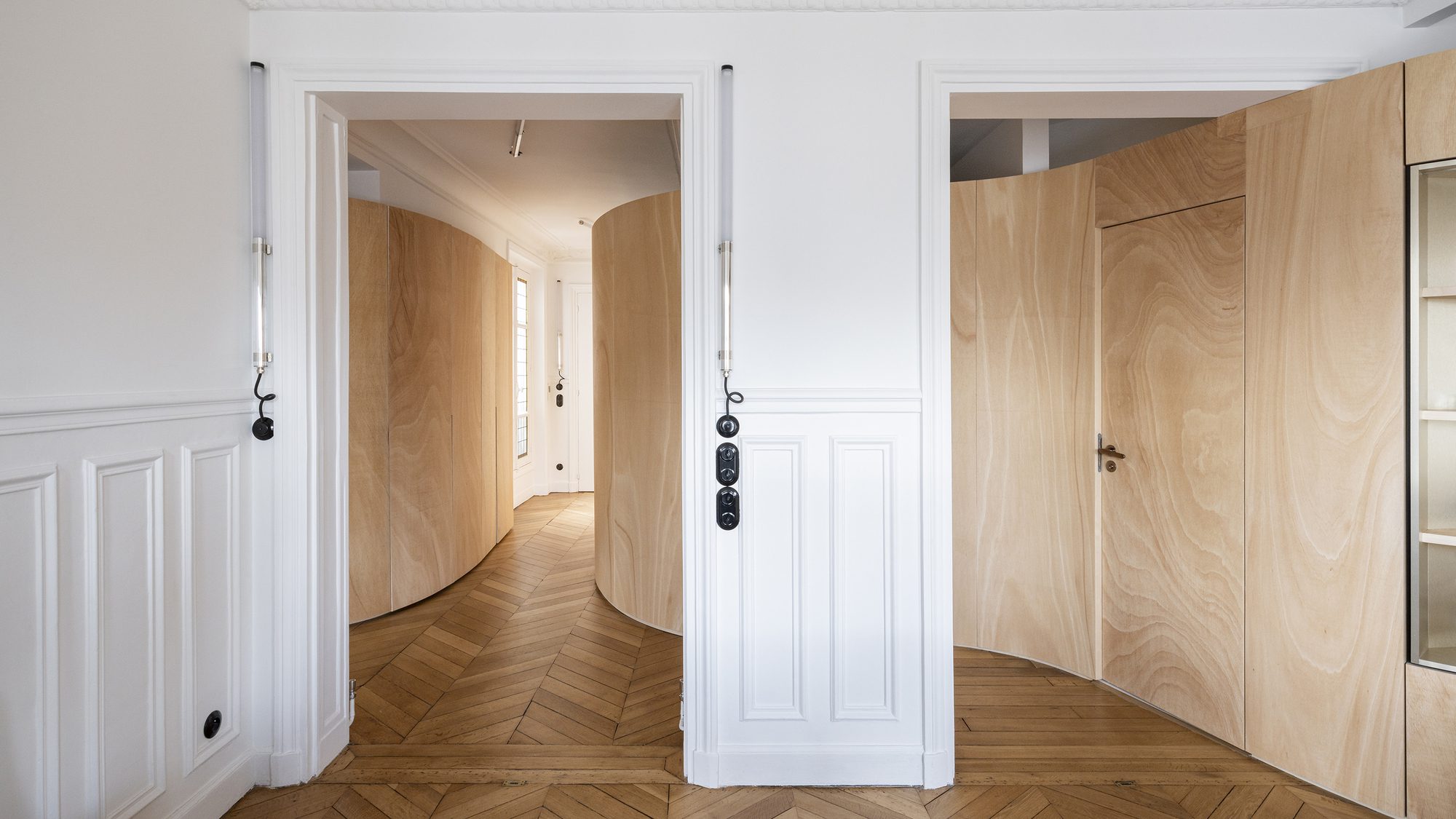 Wood Ribbon Apartment