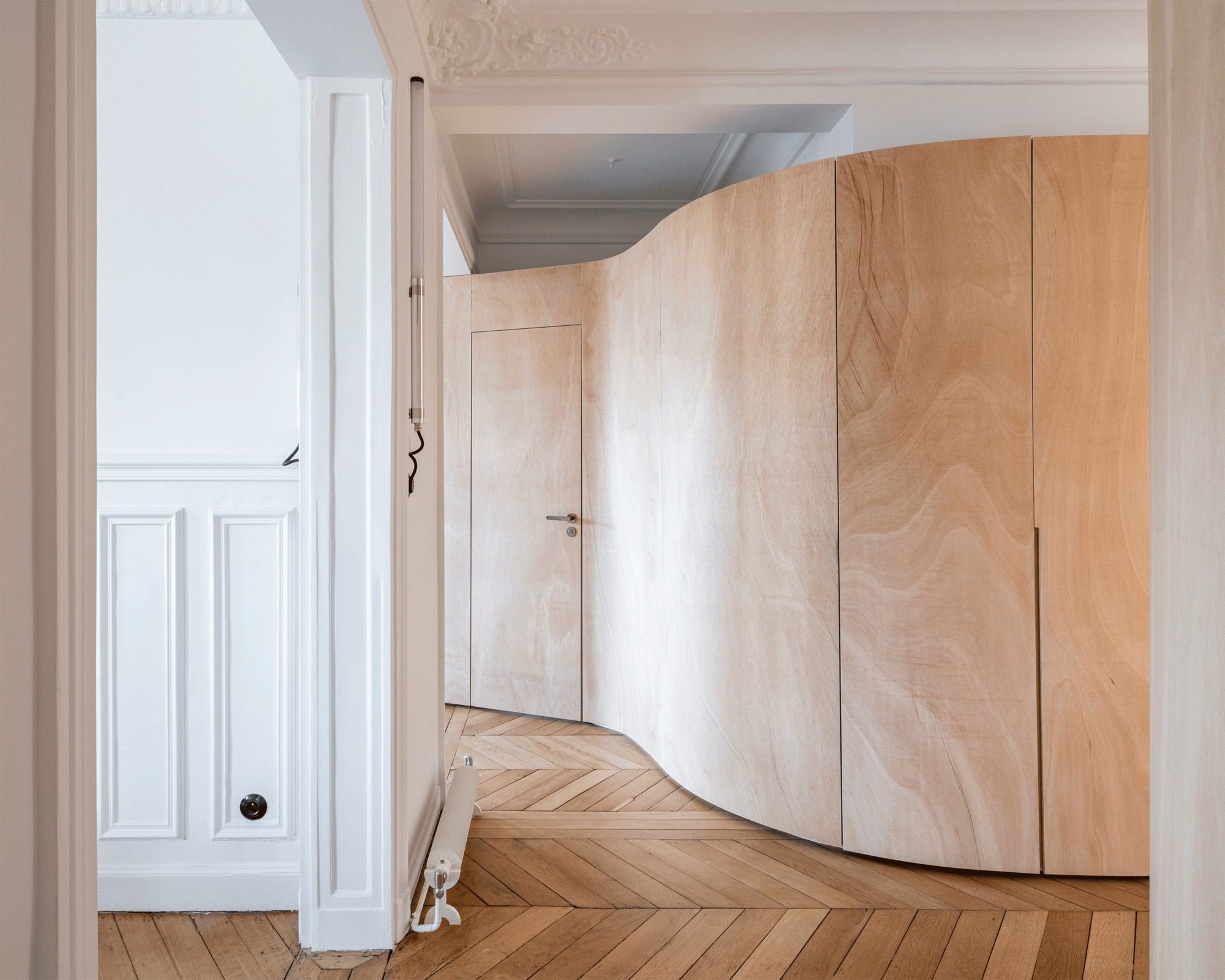 Wood Ribbon Apartment