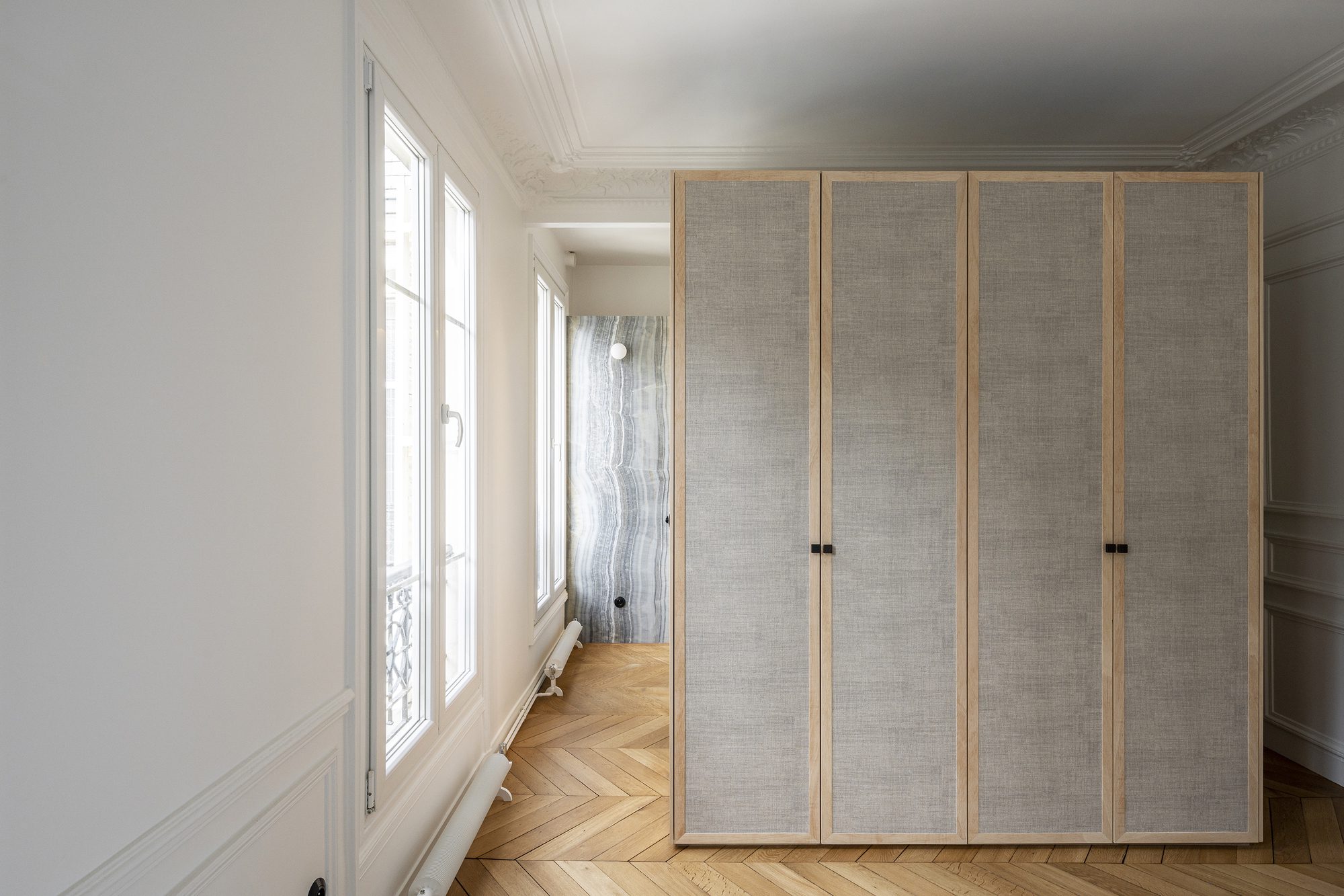 Wood Ribbon Apartment