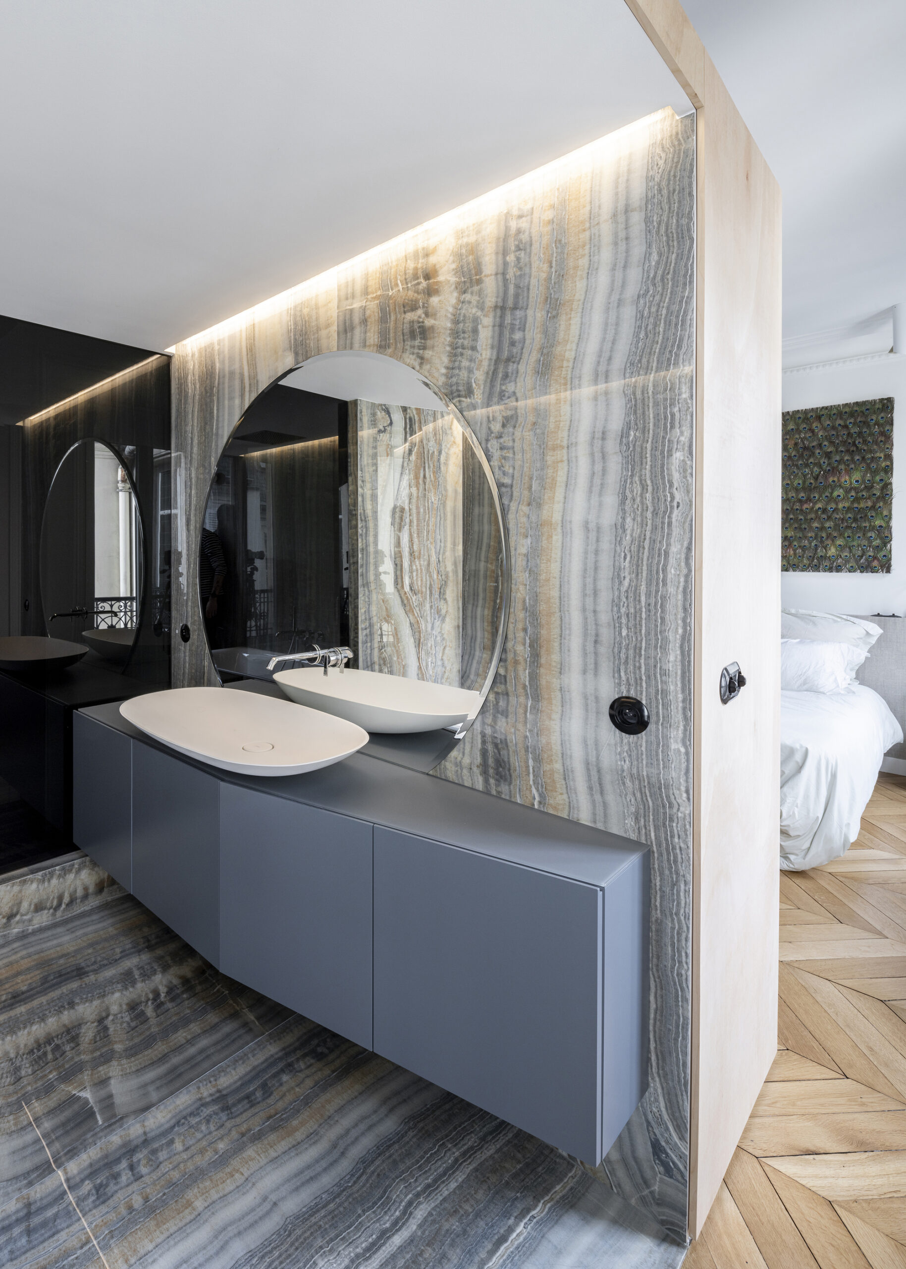 Wood Ribbon Apartment