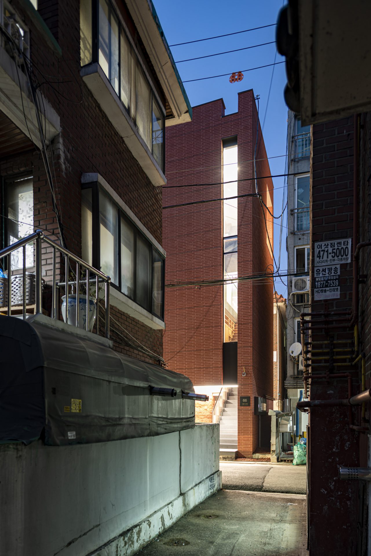 Three Planes Five Layers Apartment