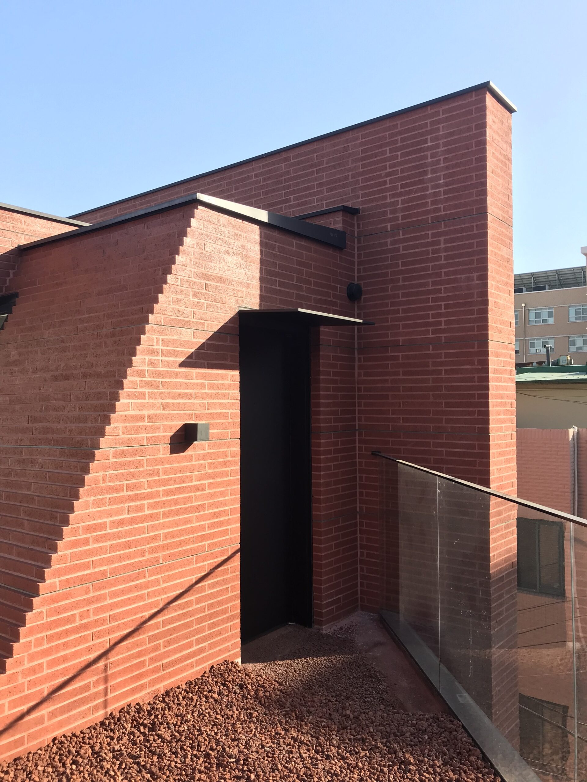 Three Planes Five Layers Apartment