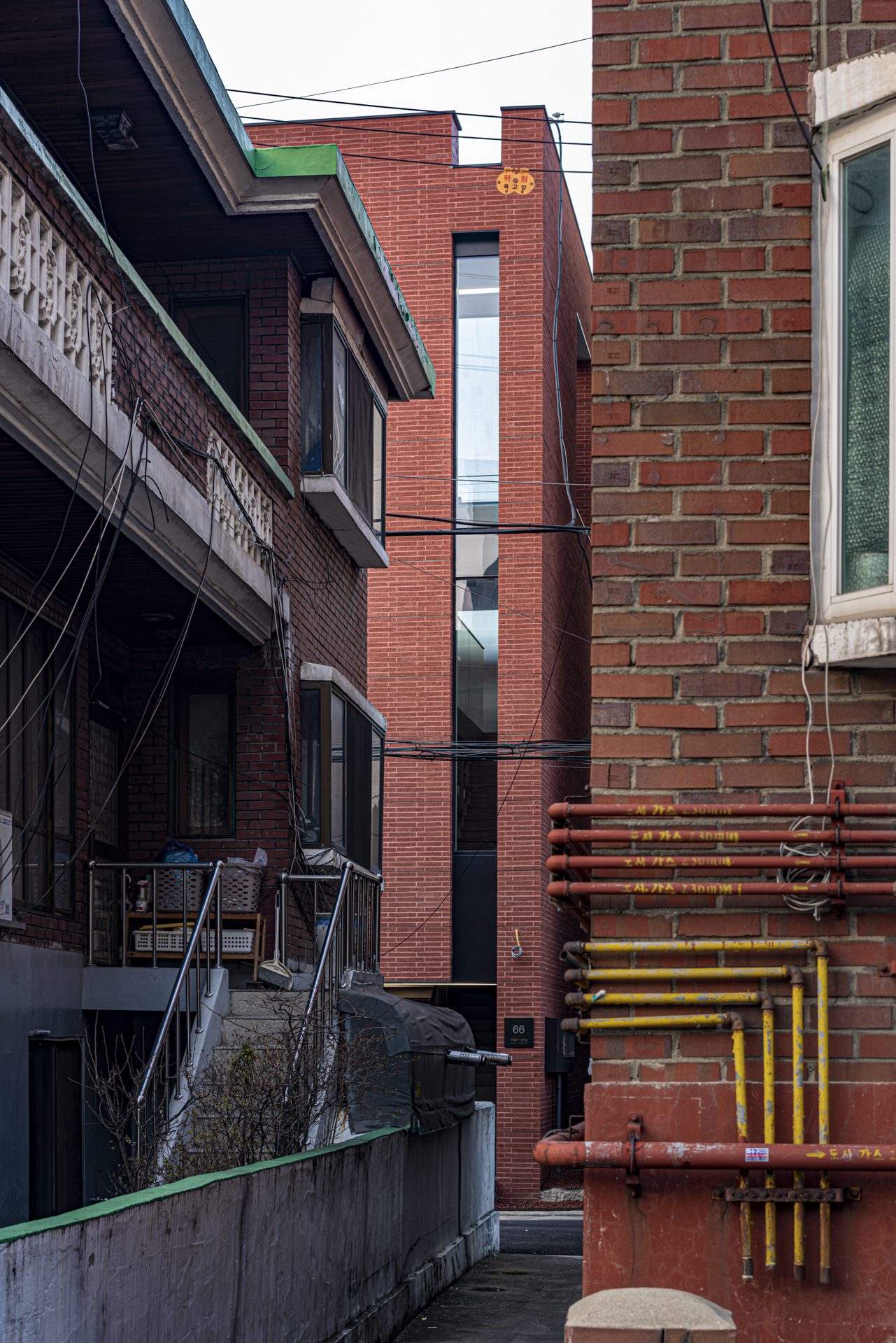 Three Planes Five Layers Apartment