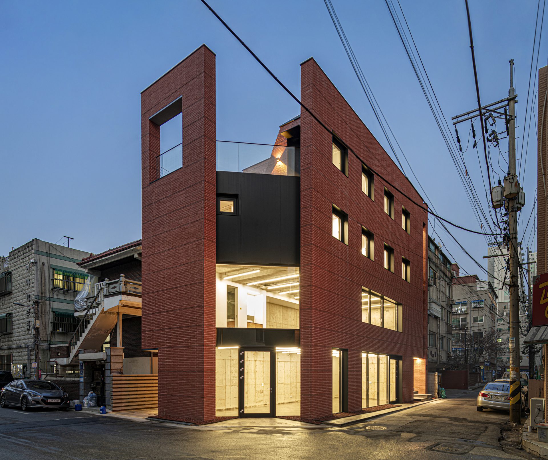 Three Planes Five Layers Apartment