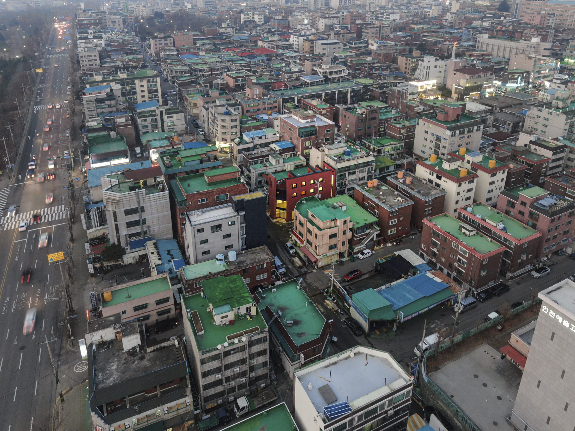 Three Planes Five Layers Apartment