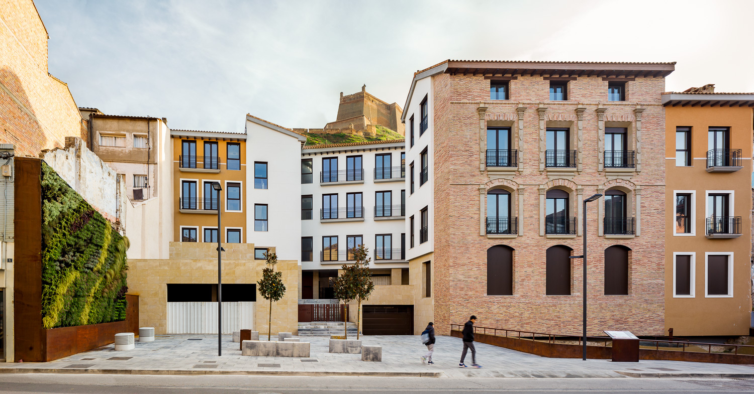 Housing Block Monzon