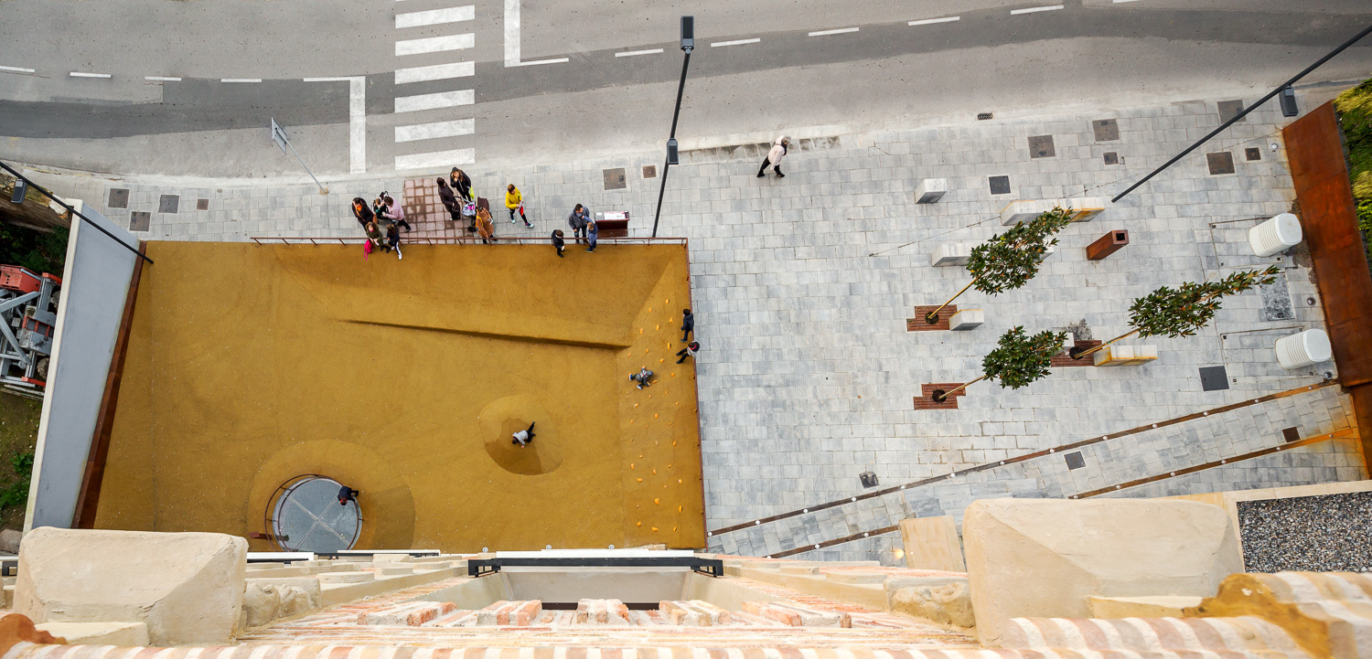 Housing Block Monzon