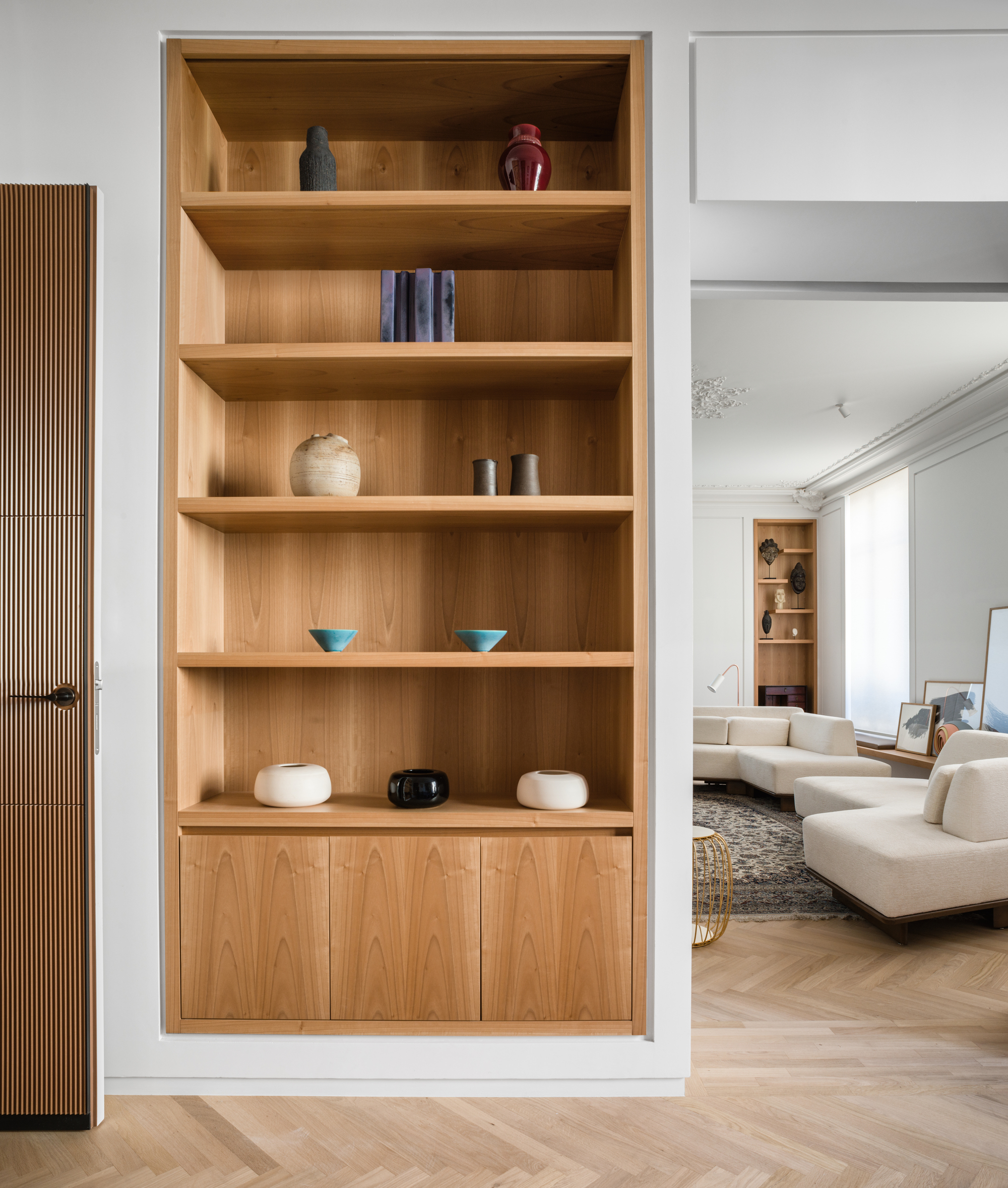 Apartment XVI