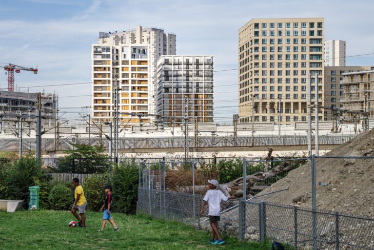 Two Towers at La Chapelle International | Brenac & Gonzalez & Associés + moa architecture