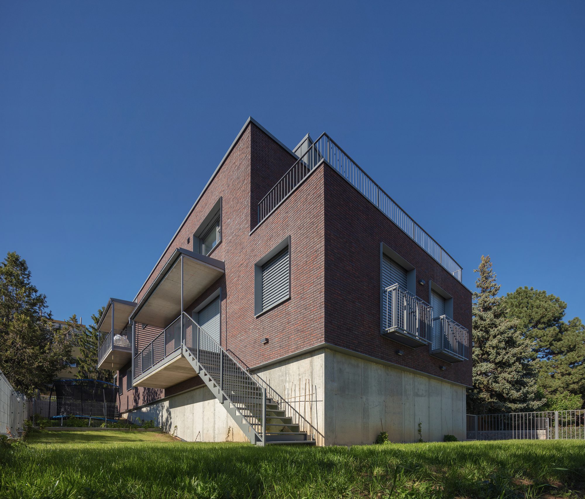 Gebauer Street Apartment