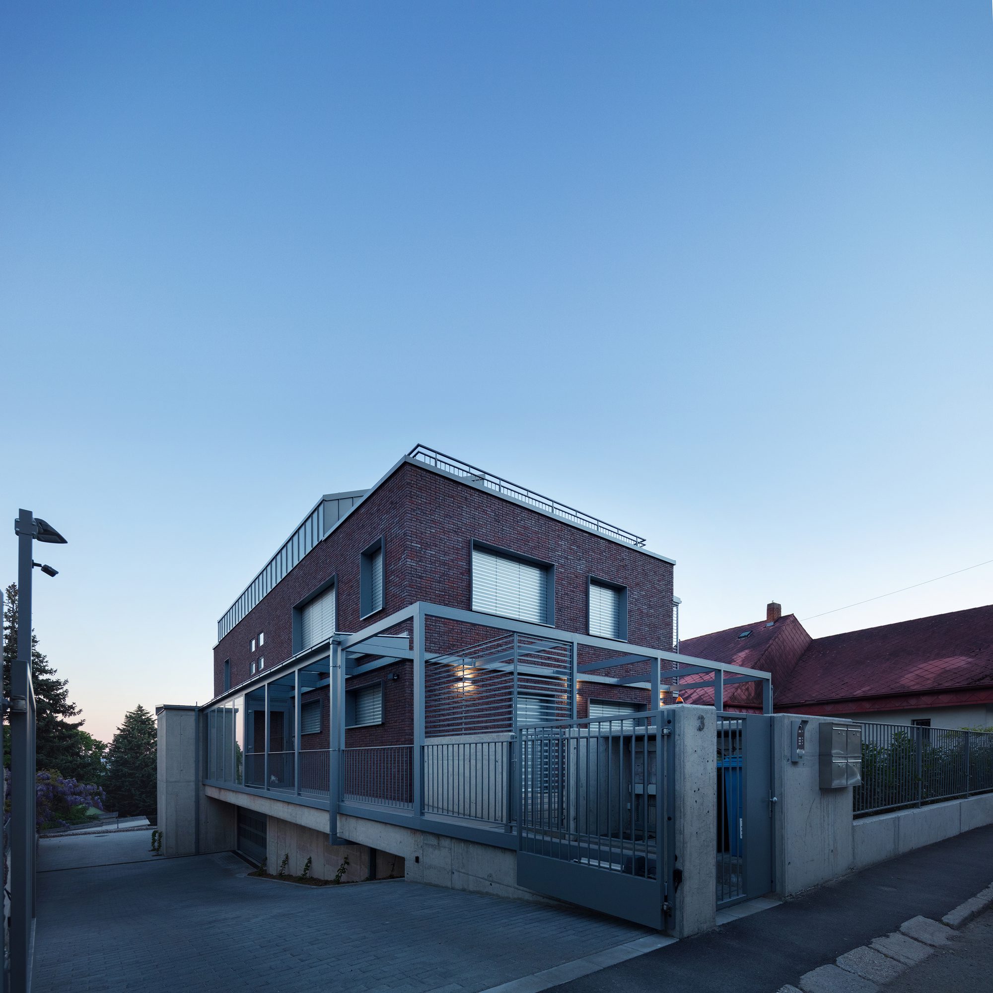 Gebauer Street Apartment