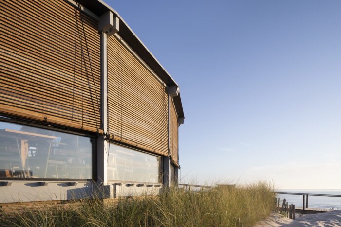 Sétimo Ano de Praia Beach Support Facility | Lousinha Arquitectos