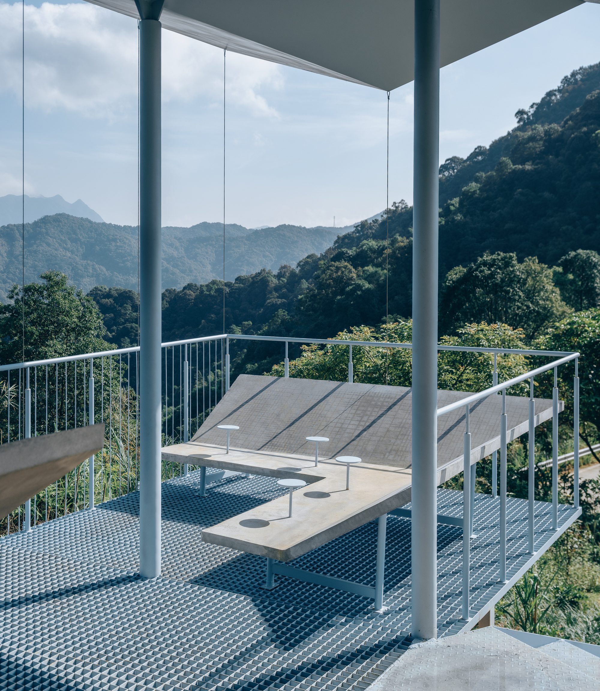 Half-Mountain Cloud Station