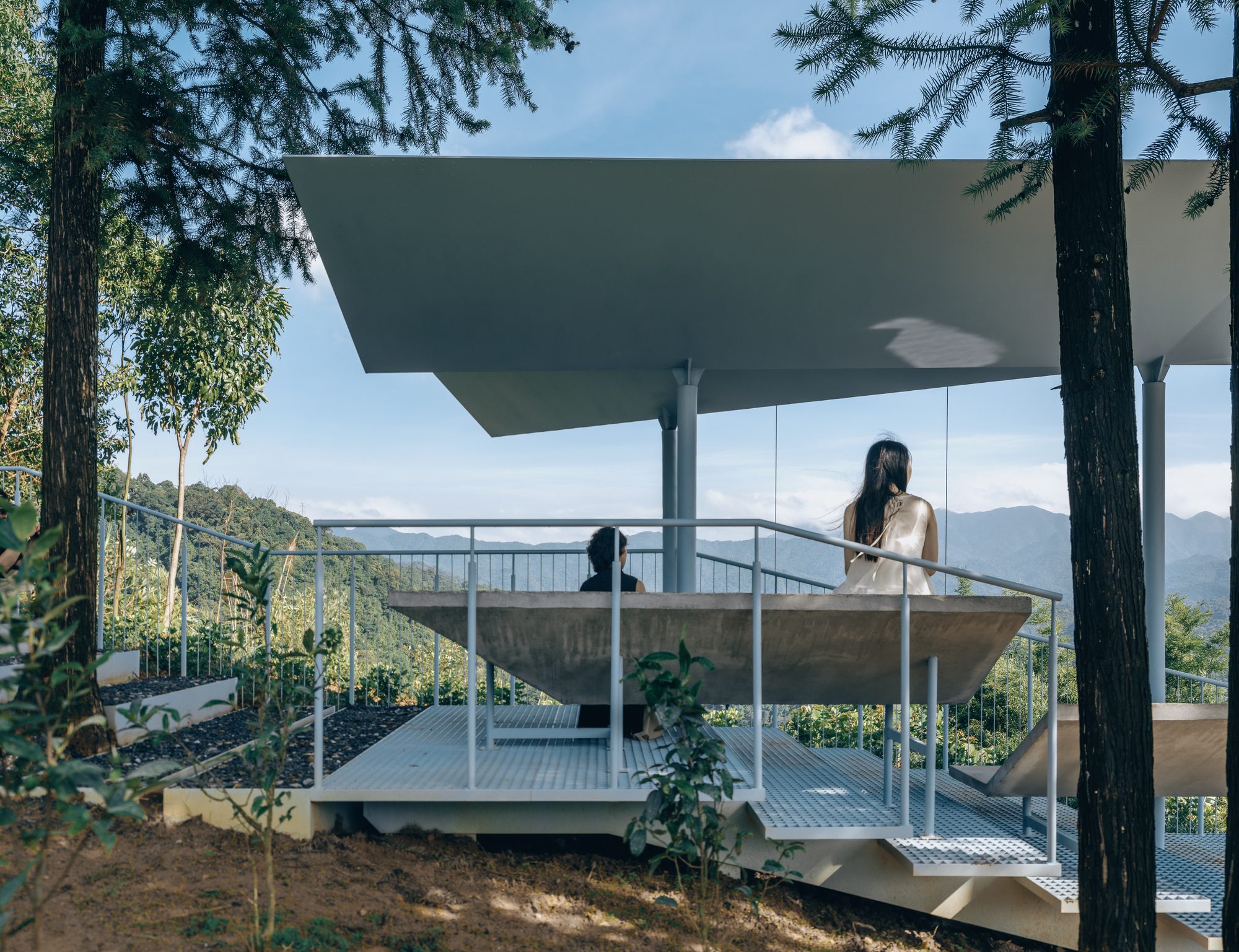 Half-Mountain Cloud Station