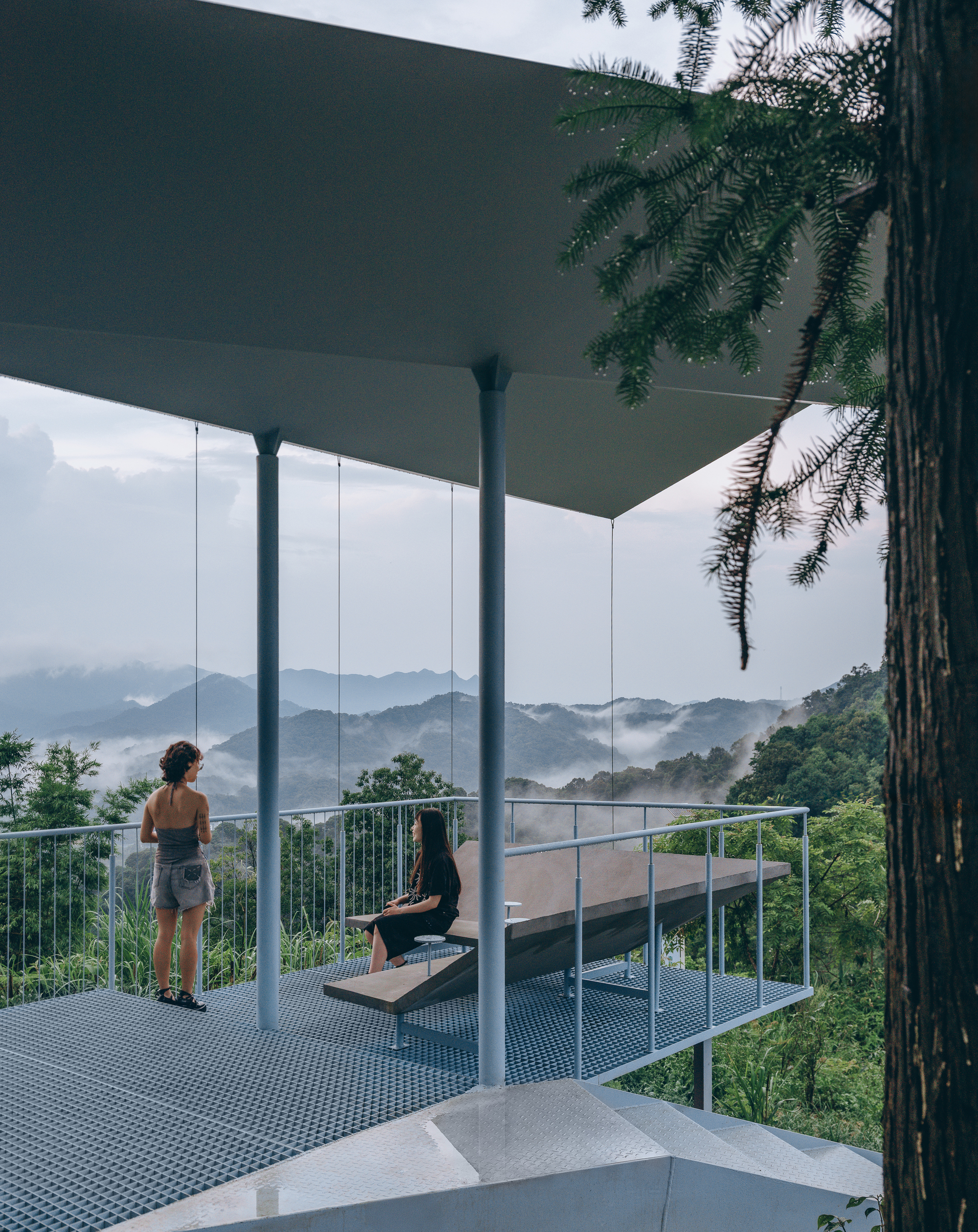 Half-Mountain Cloud Station