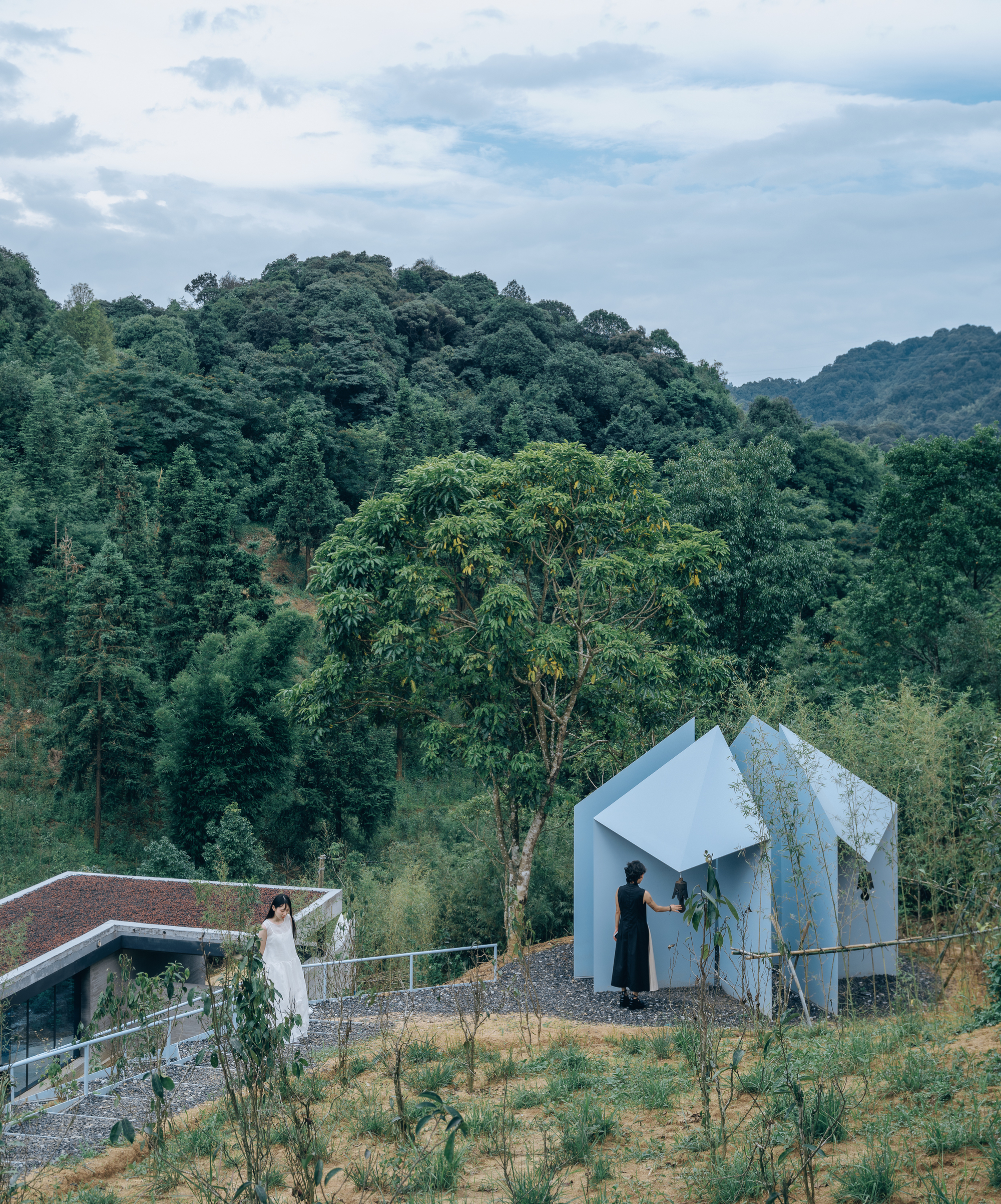 Half-Mountain Cloud Station