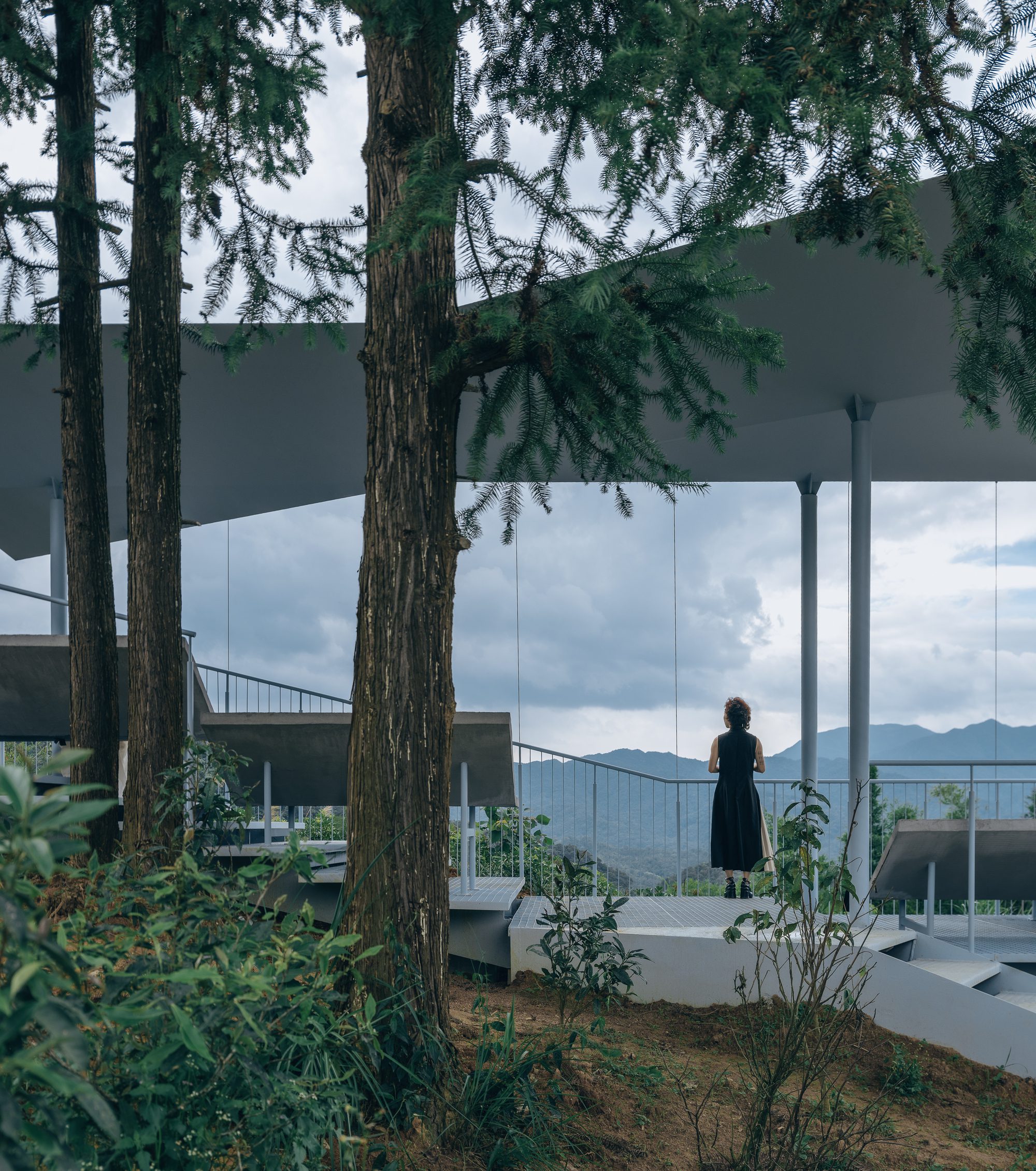 Half-Mountain Cloud Station