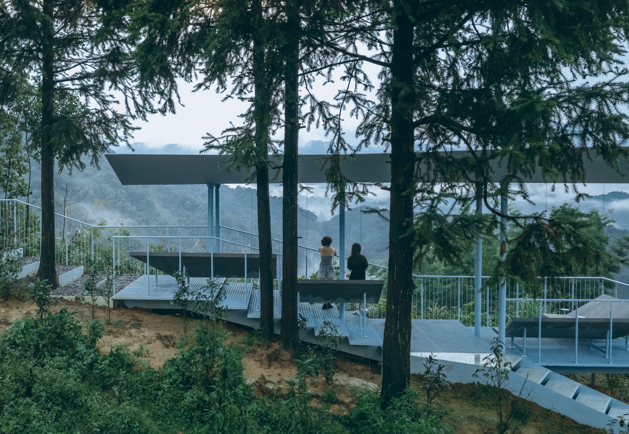 Half-Mountain Cloud Station