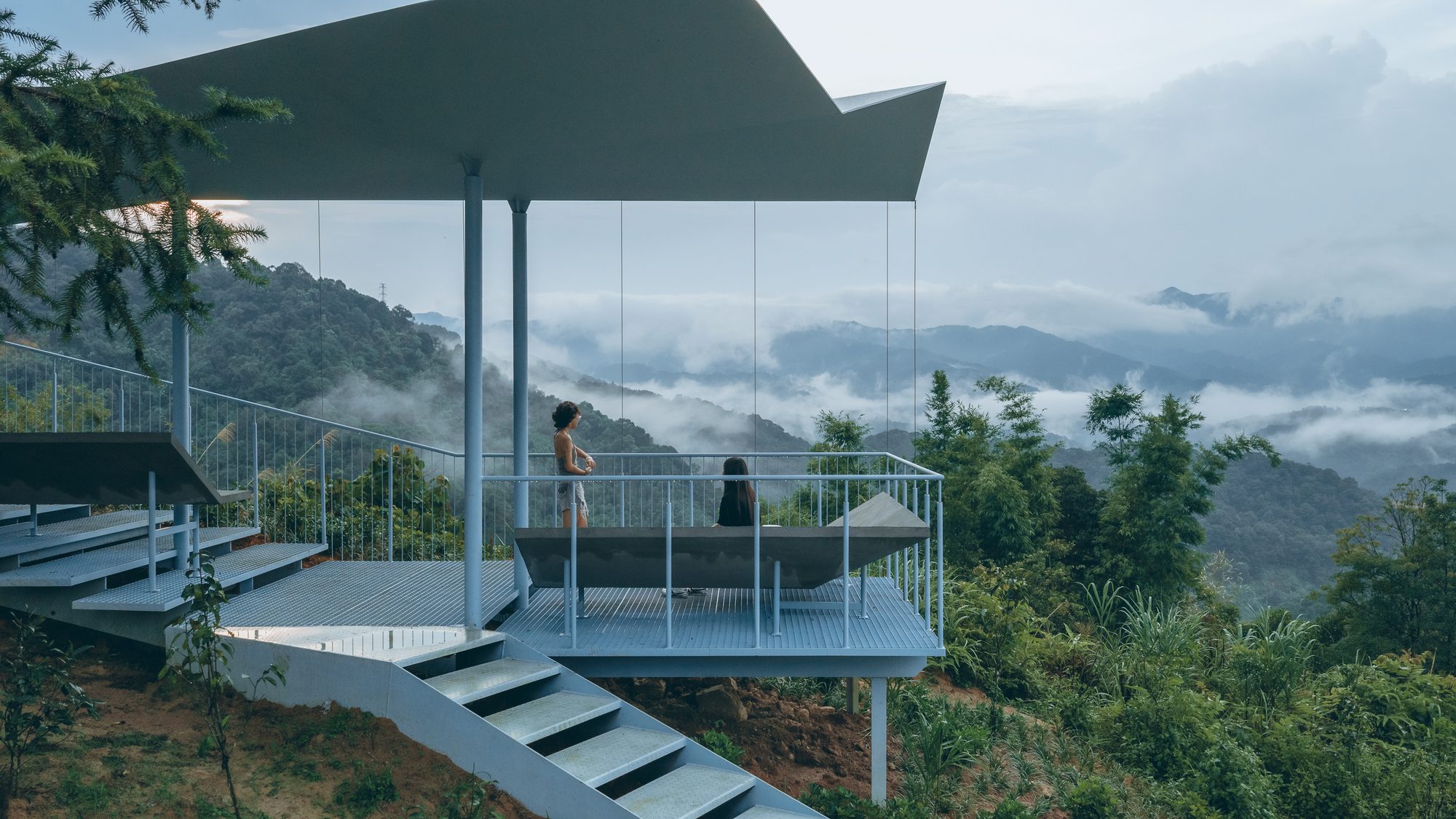 Half-Mountain Cloud Station