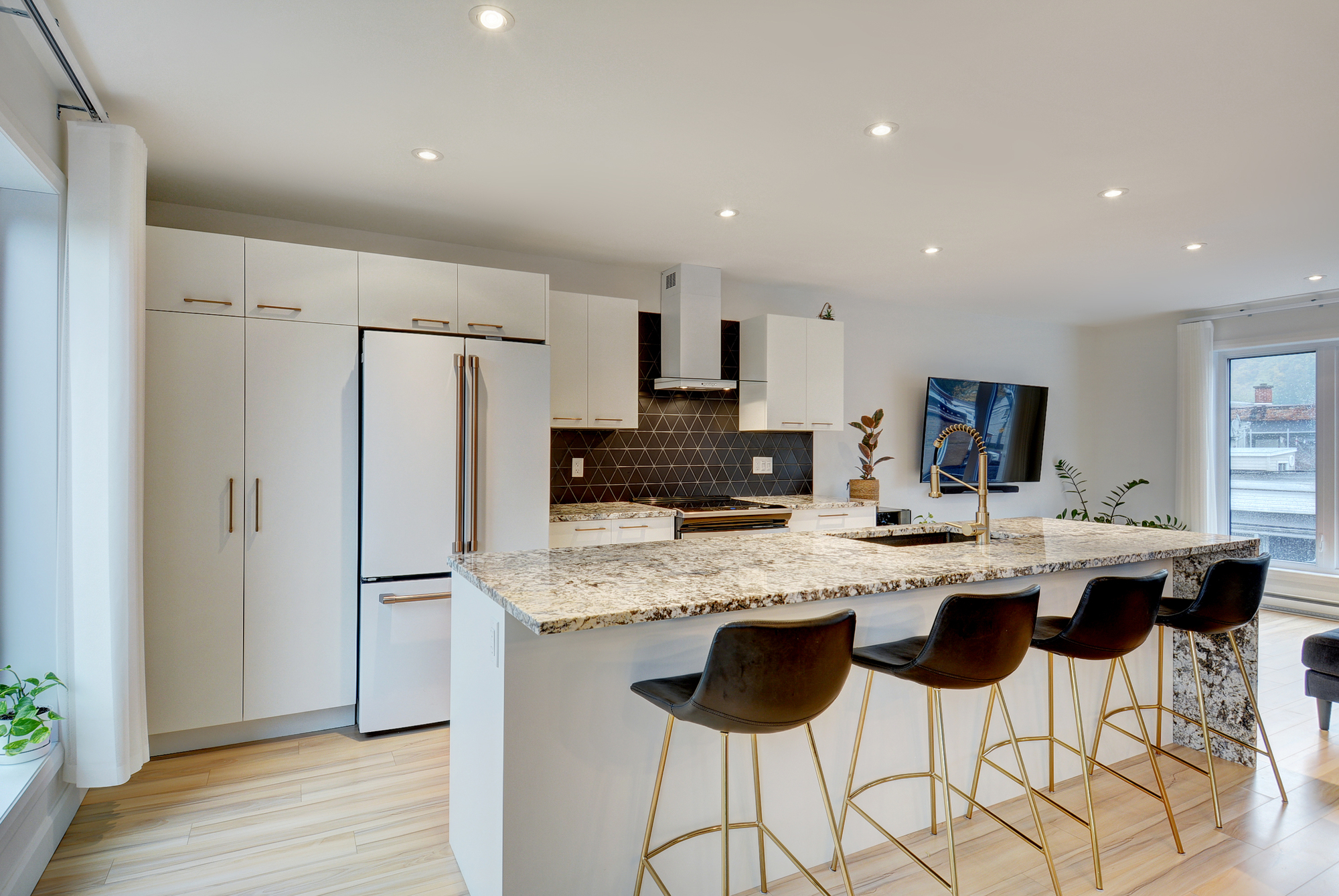 Ozias Apartments
