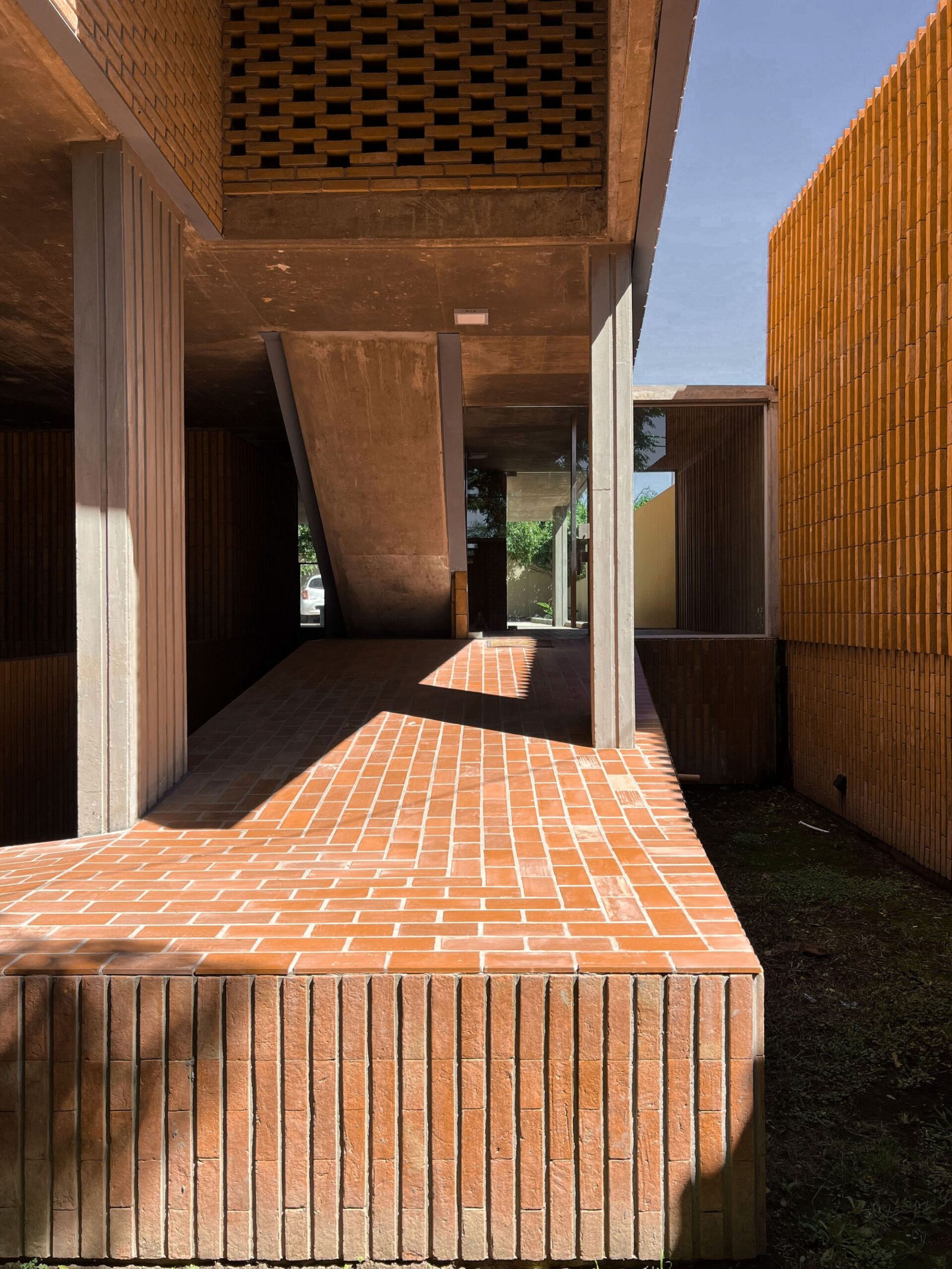 Damero Building