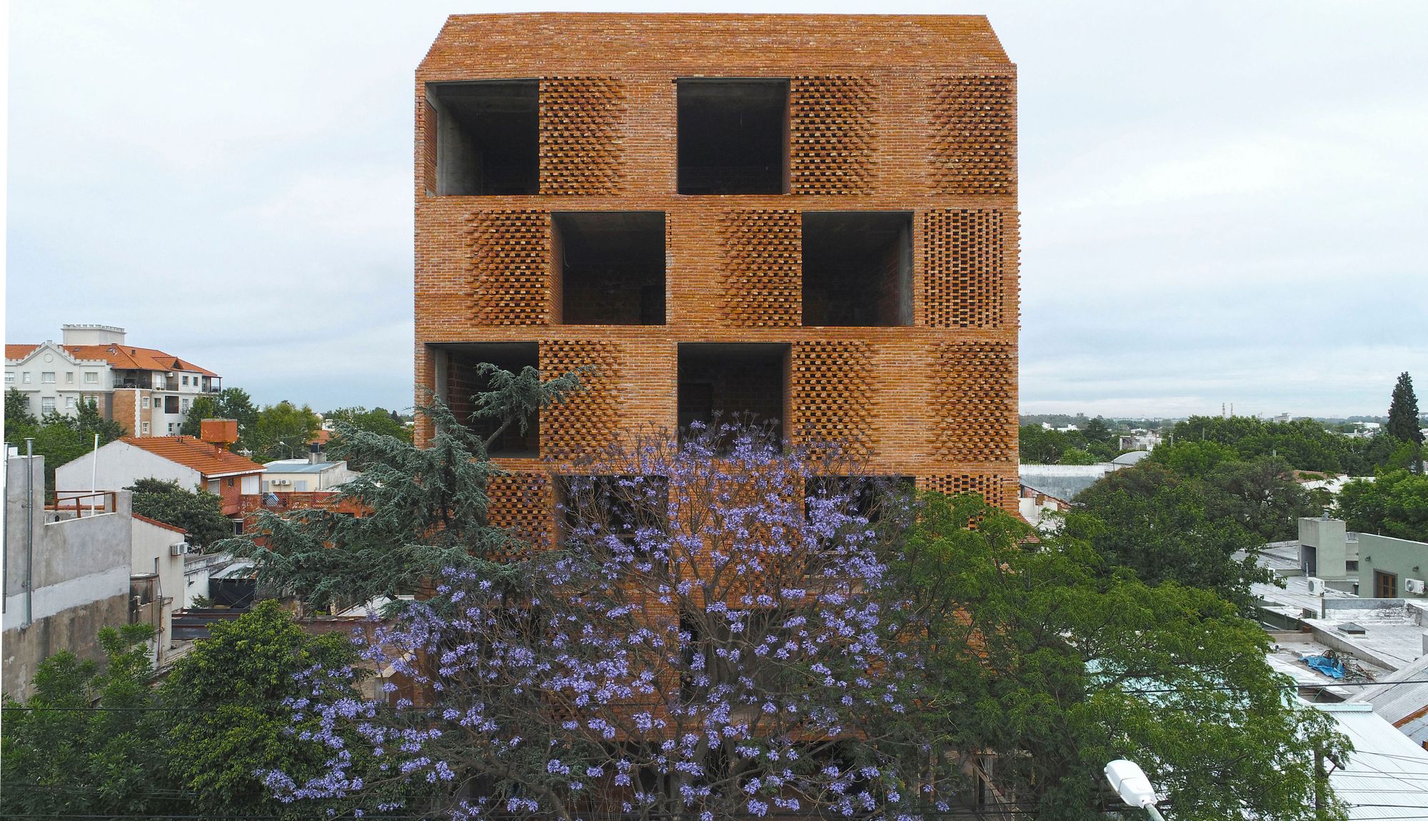 Damero Building