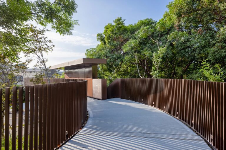 Old Fongshan City Wall Historic Route