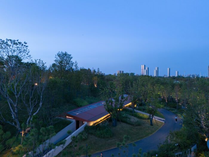Second Restroom on Wuhan Luke Island | Atelier Palimpsest