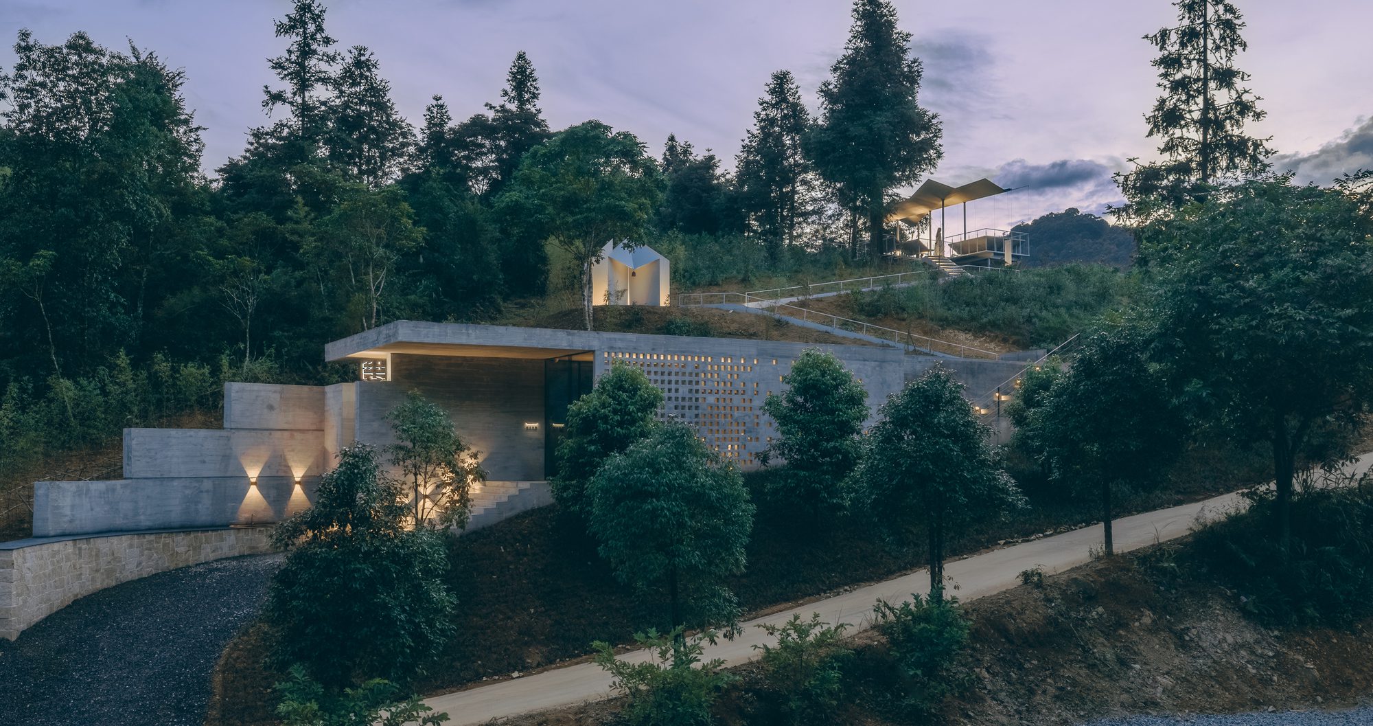 Half-Mountain Cloud Station