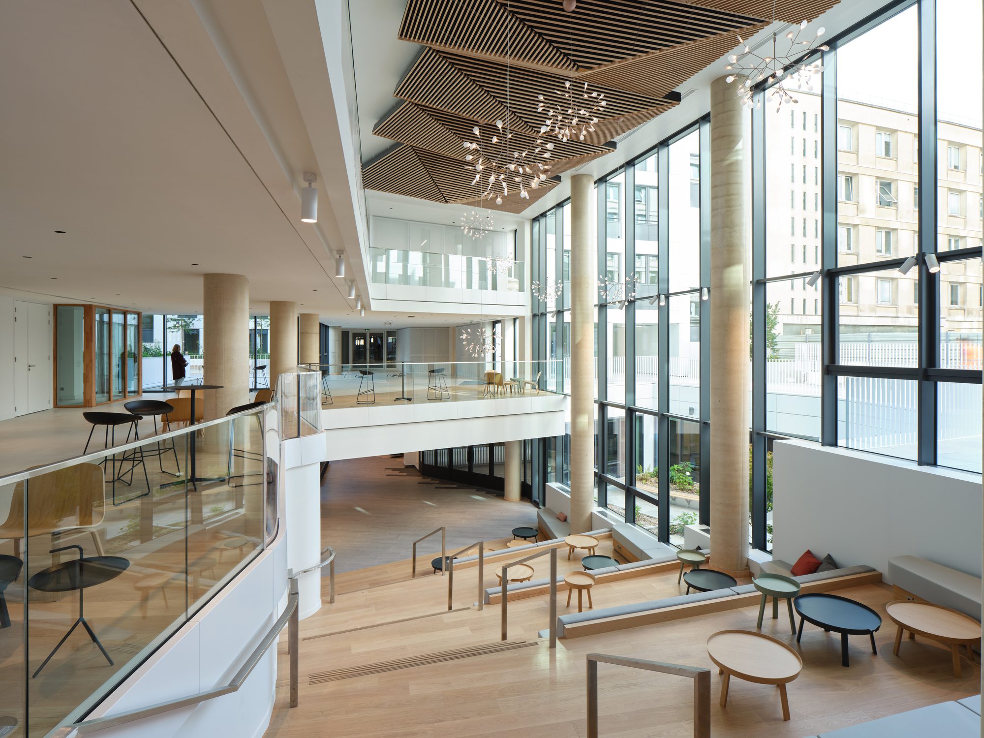 185 Avenue Charles de Gaulle