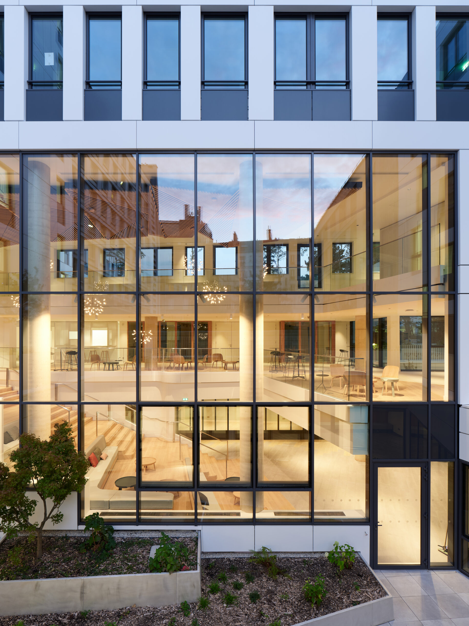 185 Avenue Charles de Gaulle