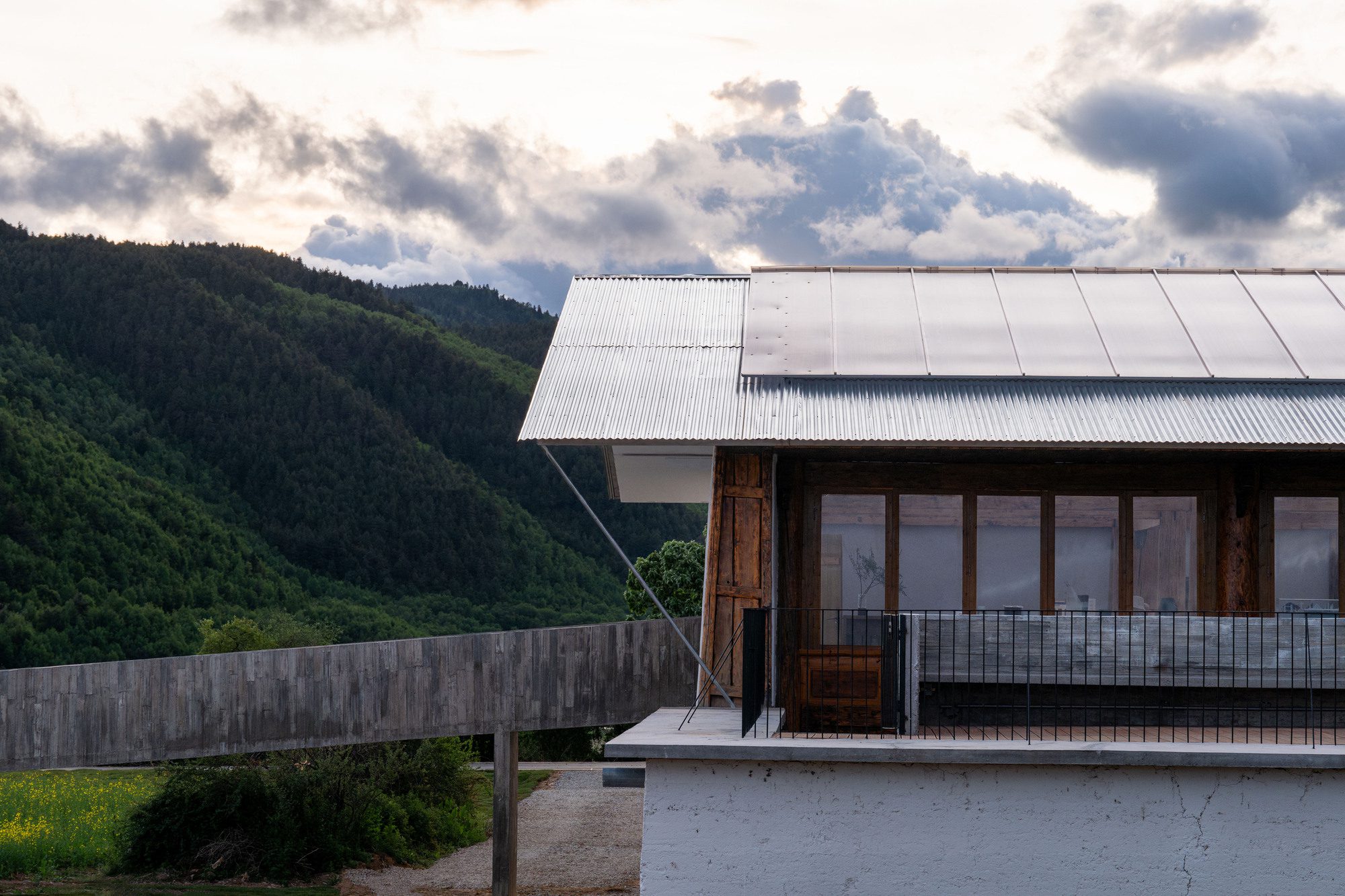 Librairie Avant-grade in Shangri-La