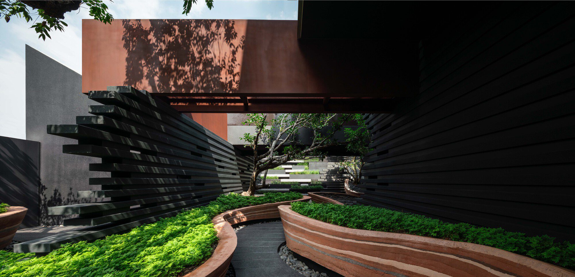 © Chalermwat Wongchompoo (Sofography)13