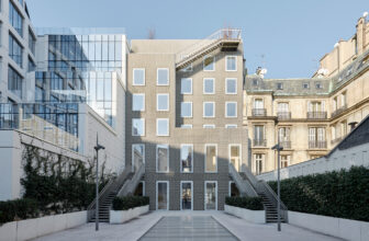 54 Montaigne