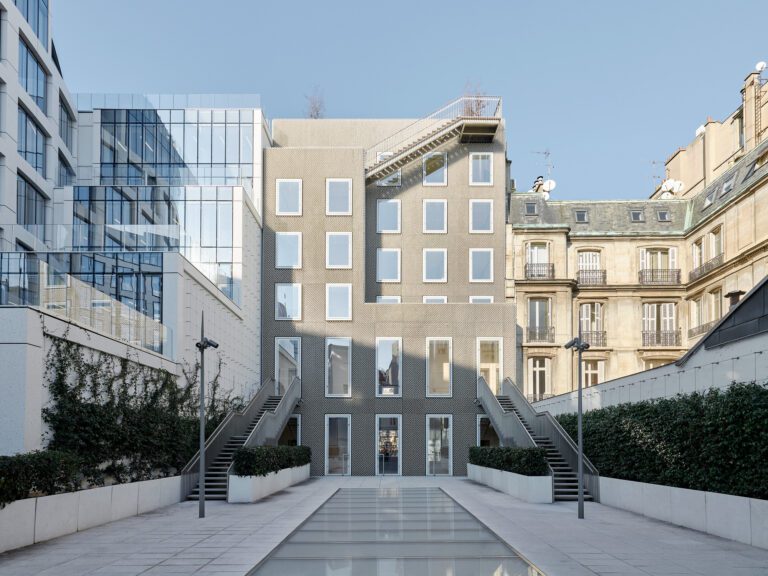 54 Montaigne Facade Intervention | FRESH Architectures