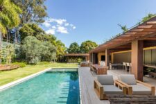 Dezessete House