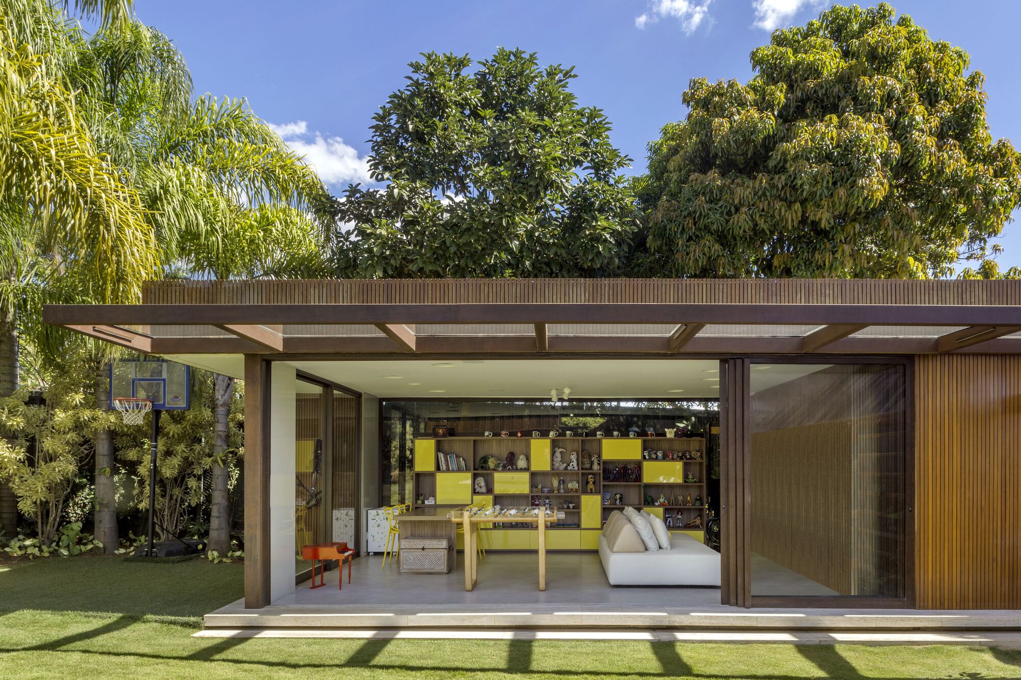 Dezessete House