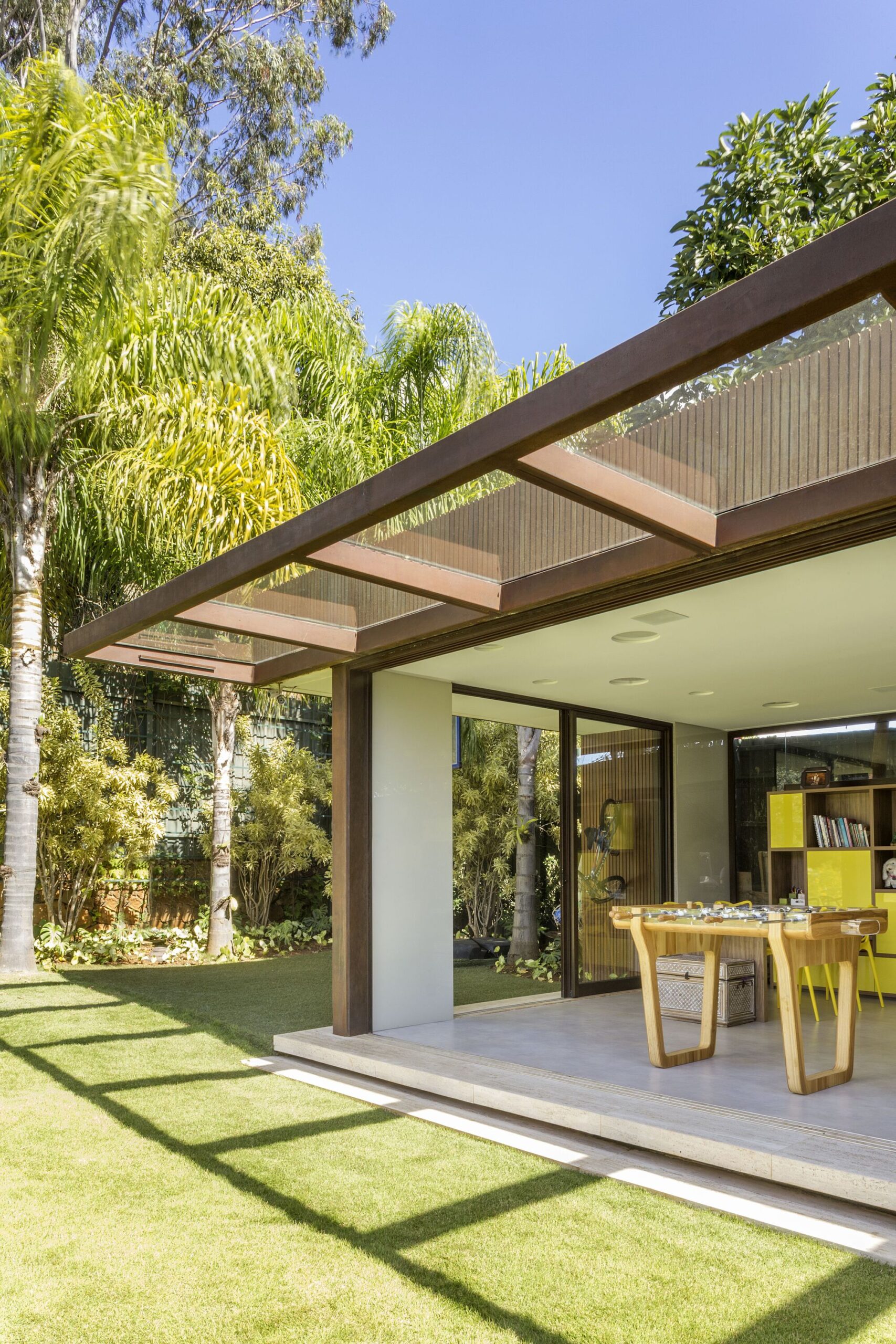 Dezessete House
