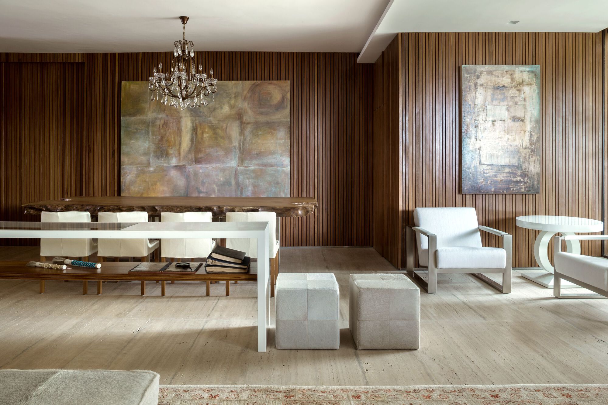 Dezessete House