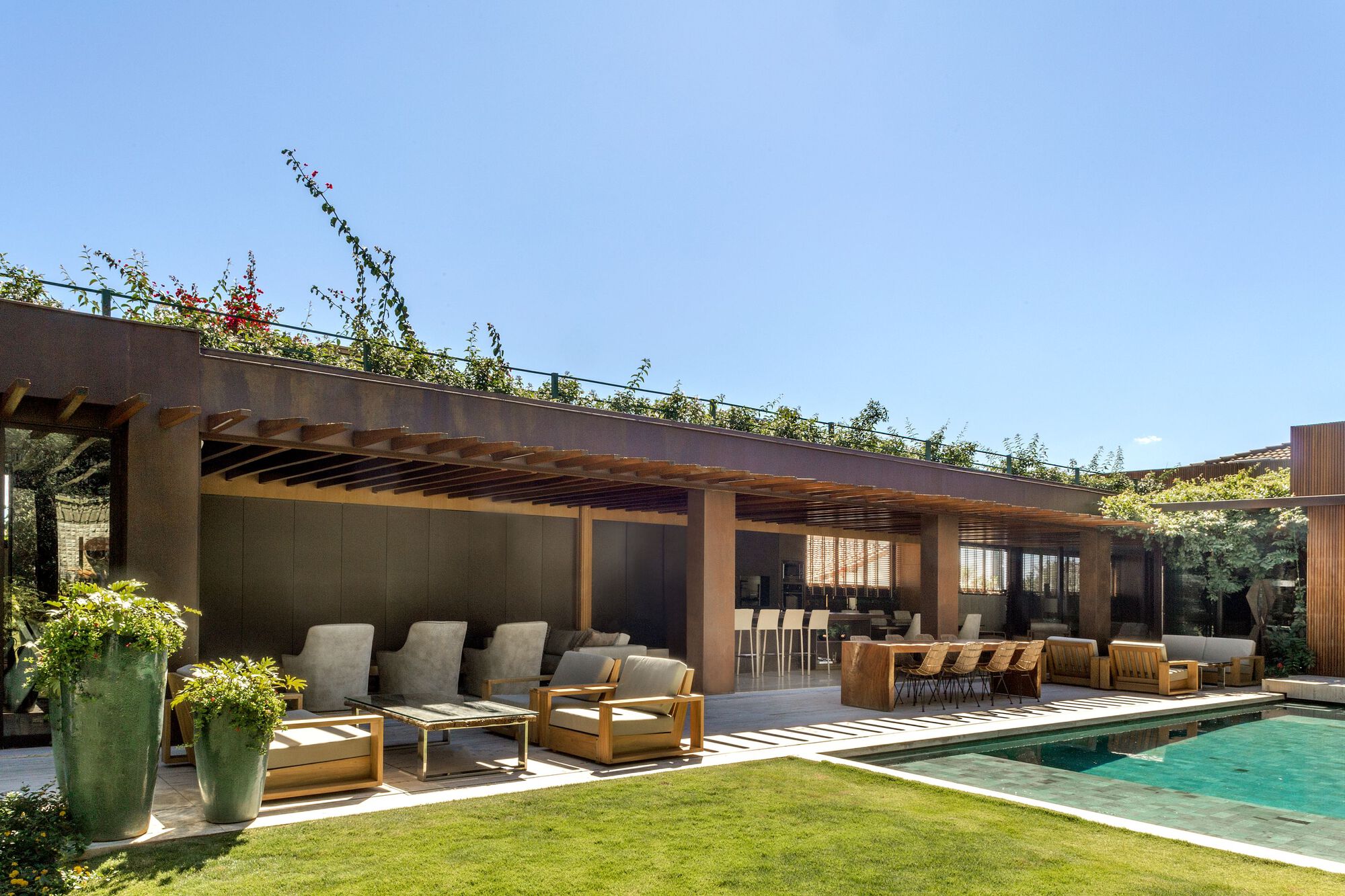 Dezessete House